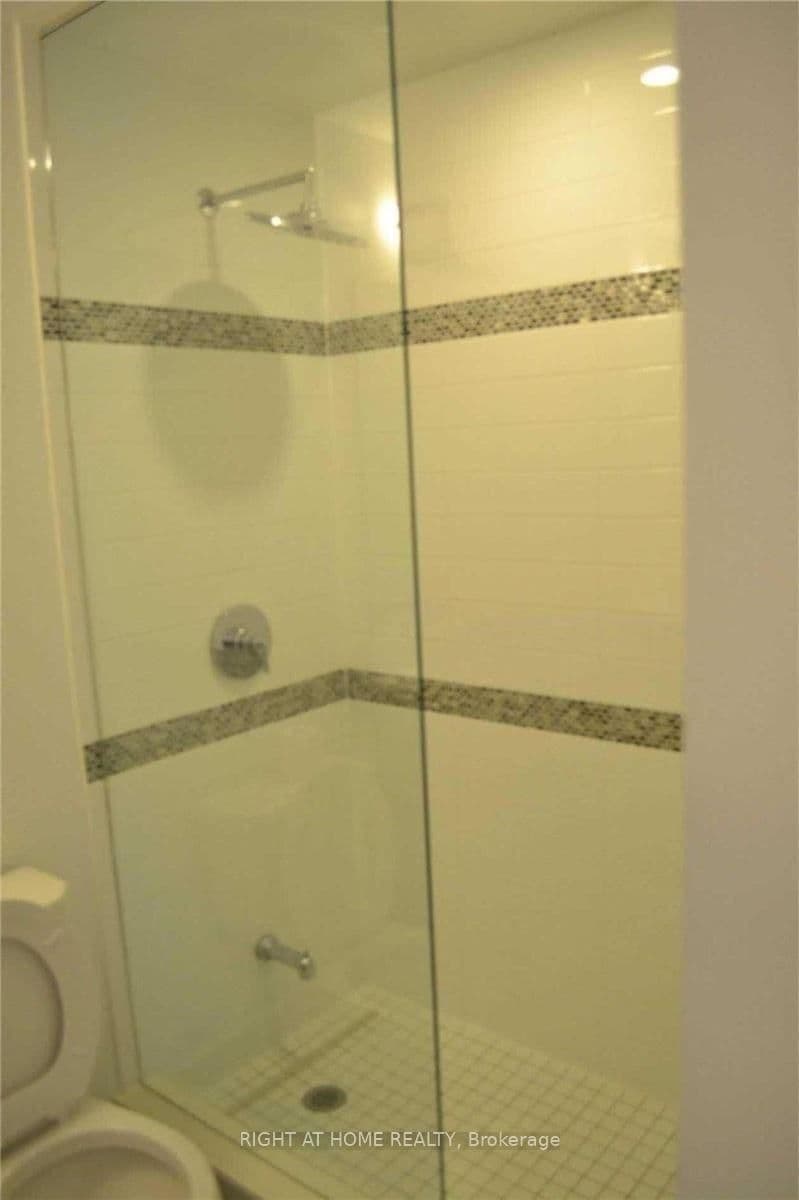 30 Shore Breeze Dr Drive, Unit 5604 thumbnail 12