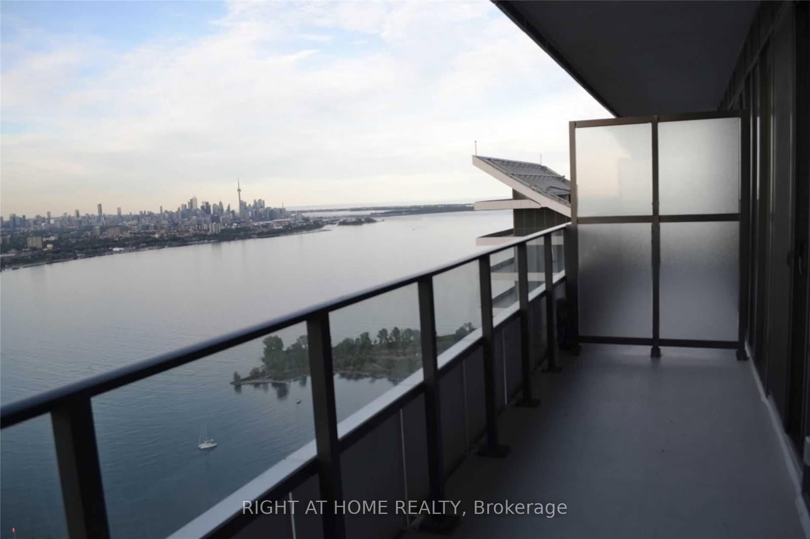 30 Shore Breeze Dr Drive, Unit 5604 thumbnail 2