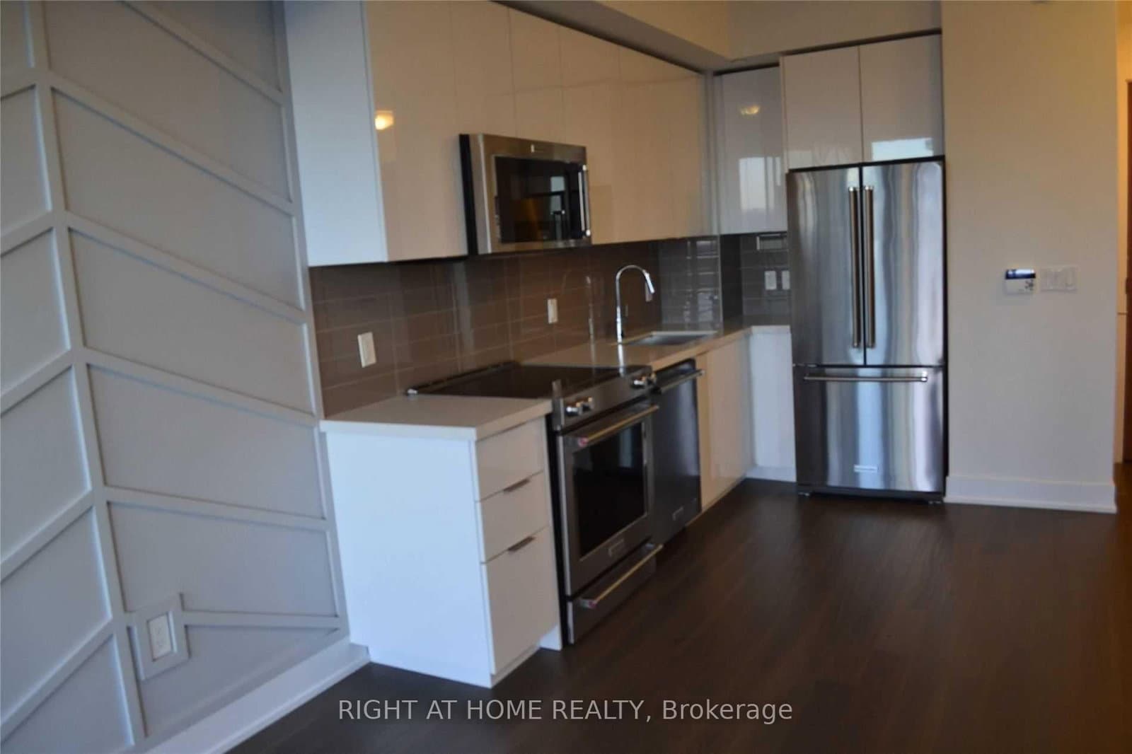 30 Shore Breeze Dr Drive, Unit 5604 thumbnail 4