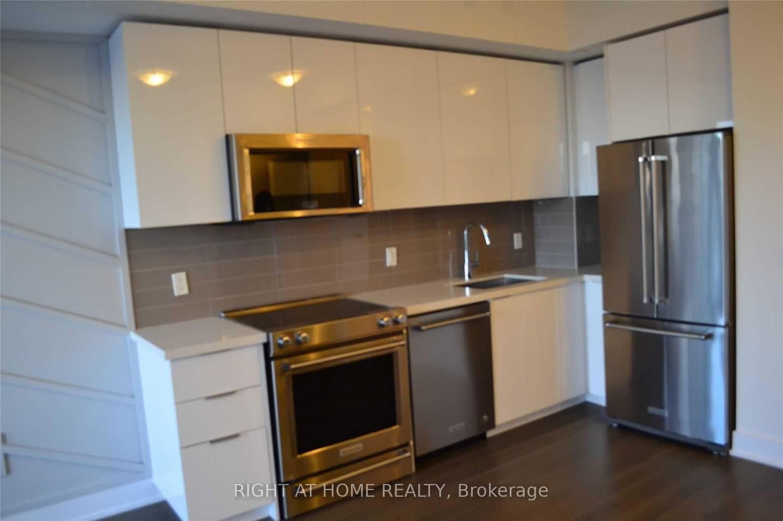 30 Shore Breeze Dr Drive, Unit 5604 thumbnail 5