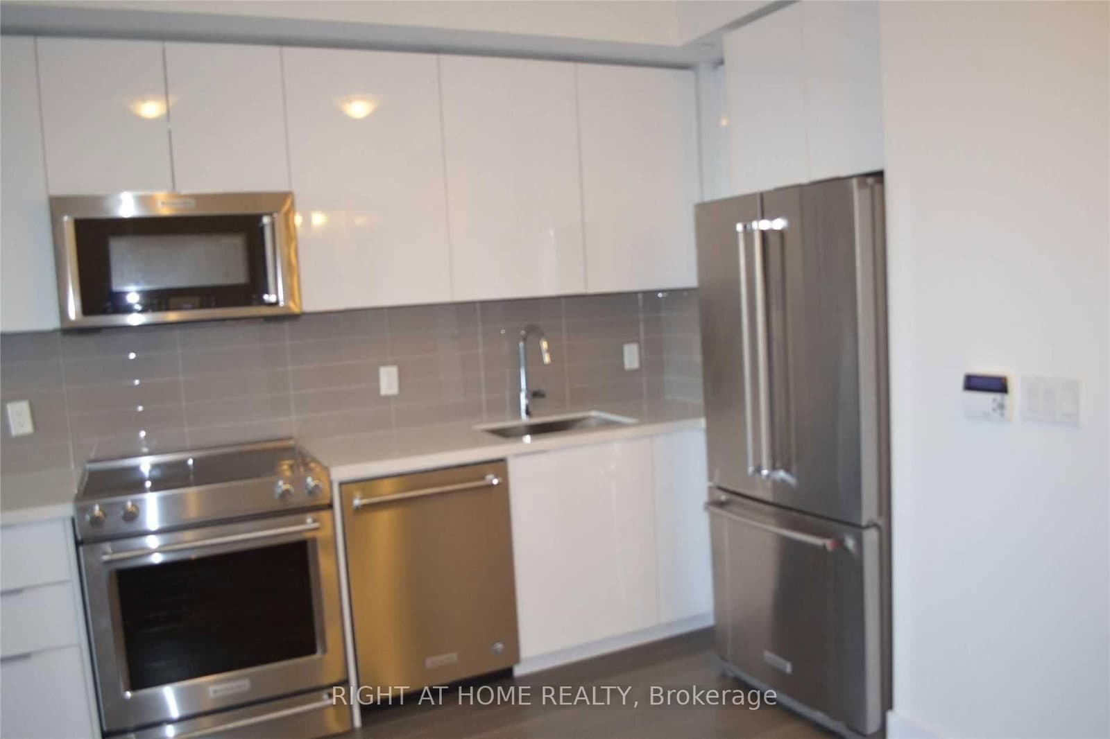 30 Shore Breeze Dr Drive, Unit 5604 thumbnail 7