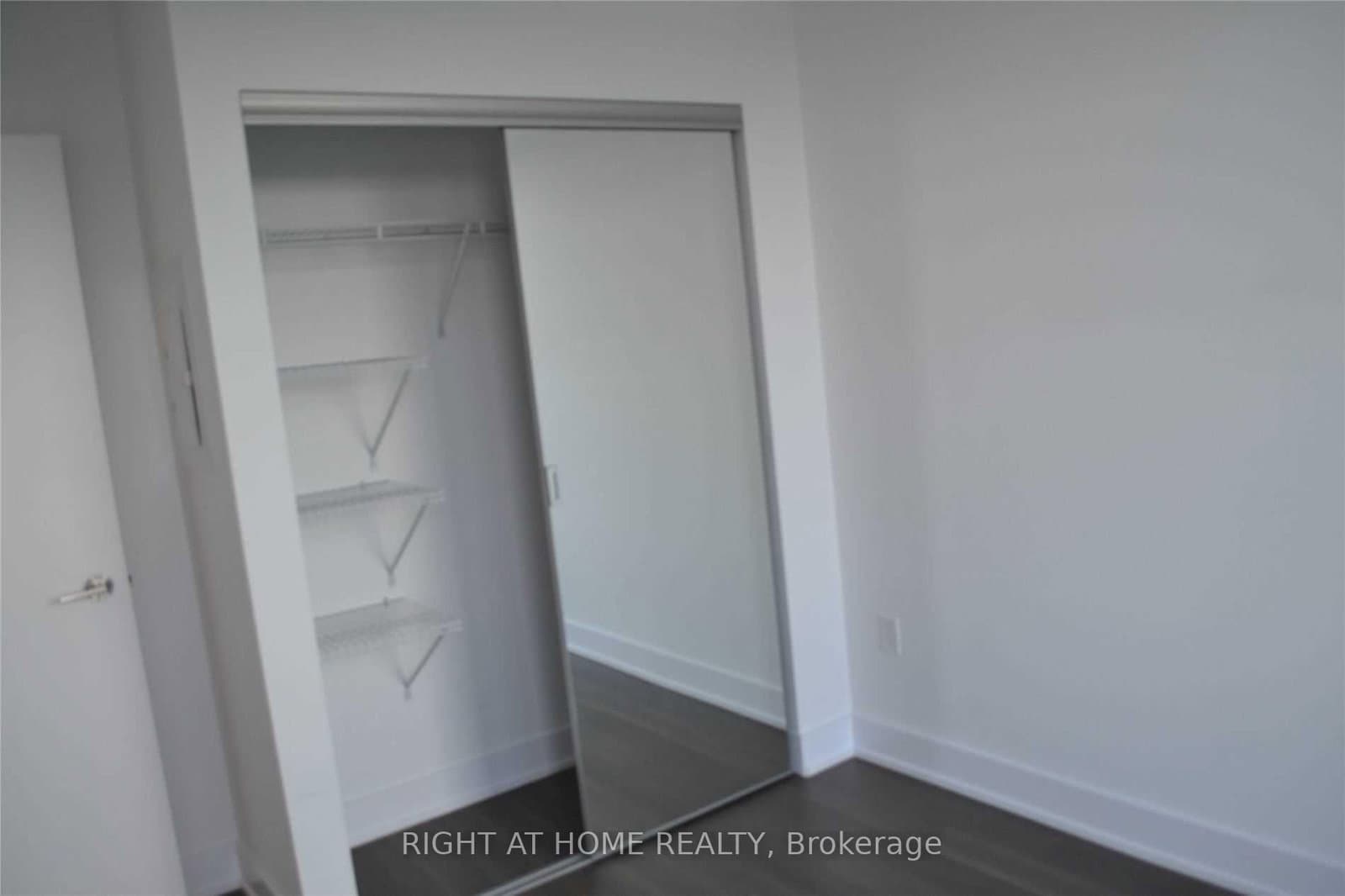30 Shore Breeze Dr Drive, Unit 5604 thumbnail 9