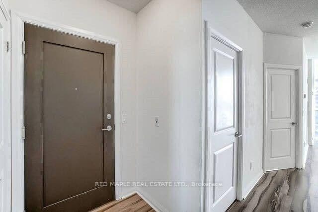55 Eglinton Avenue W, Unit 2010 thumbnail 10