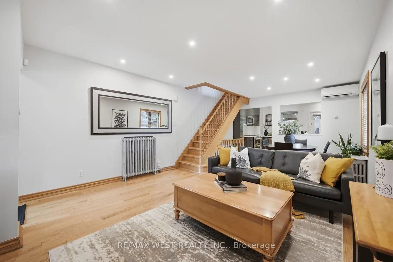 151 Jane Street thumbnail 9