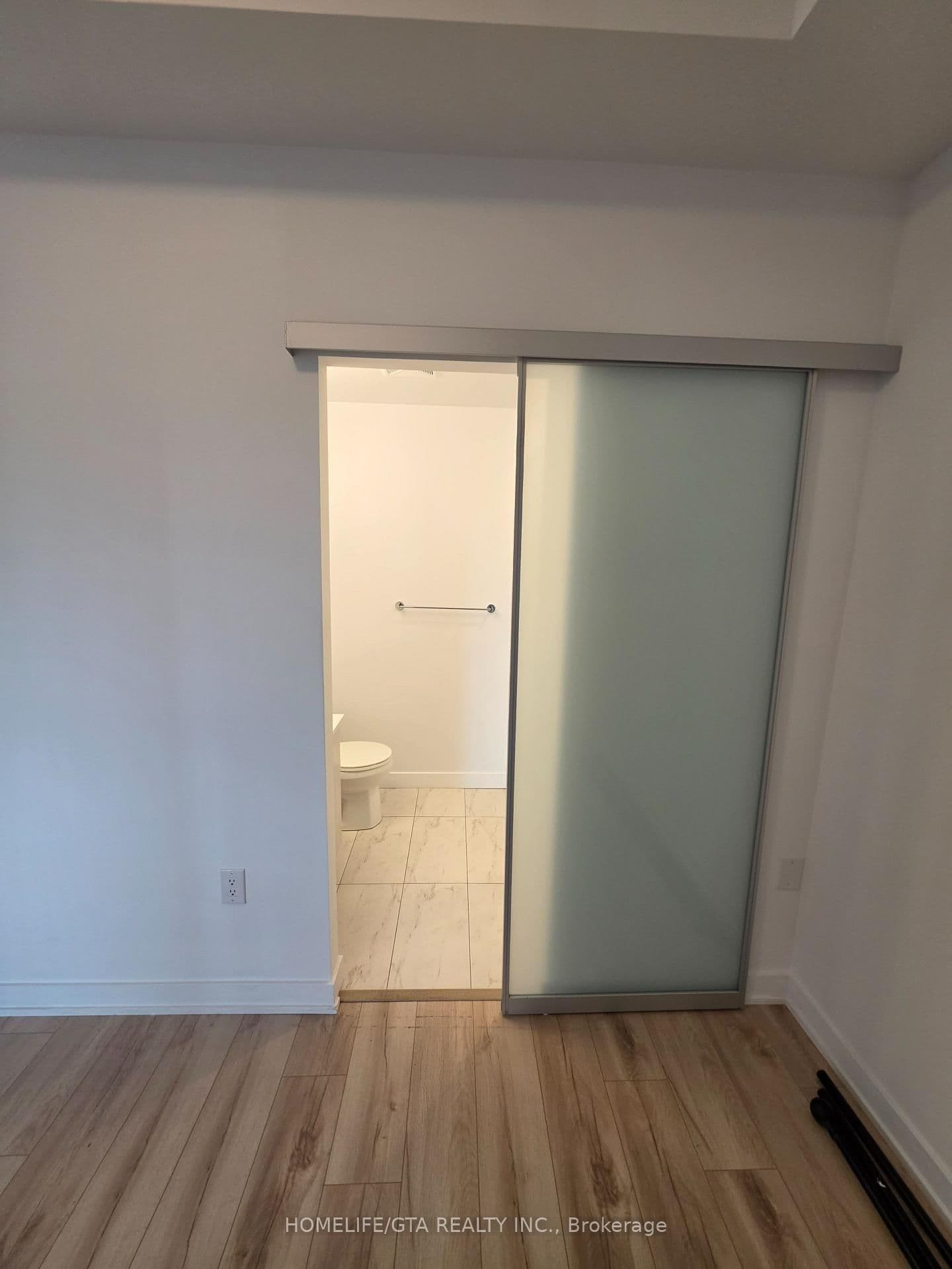 2433 Dufferin Street, Unit 208 thumbnail 25