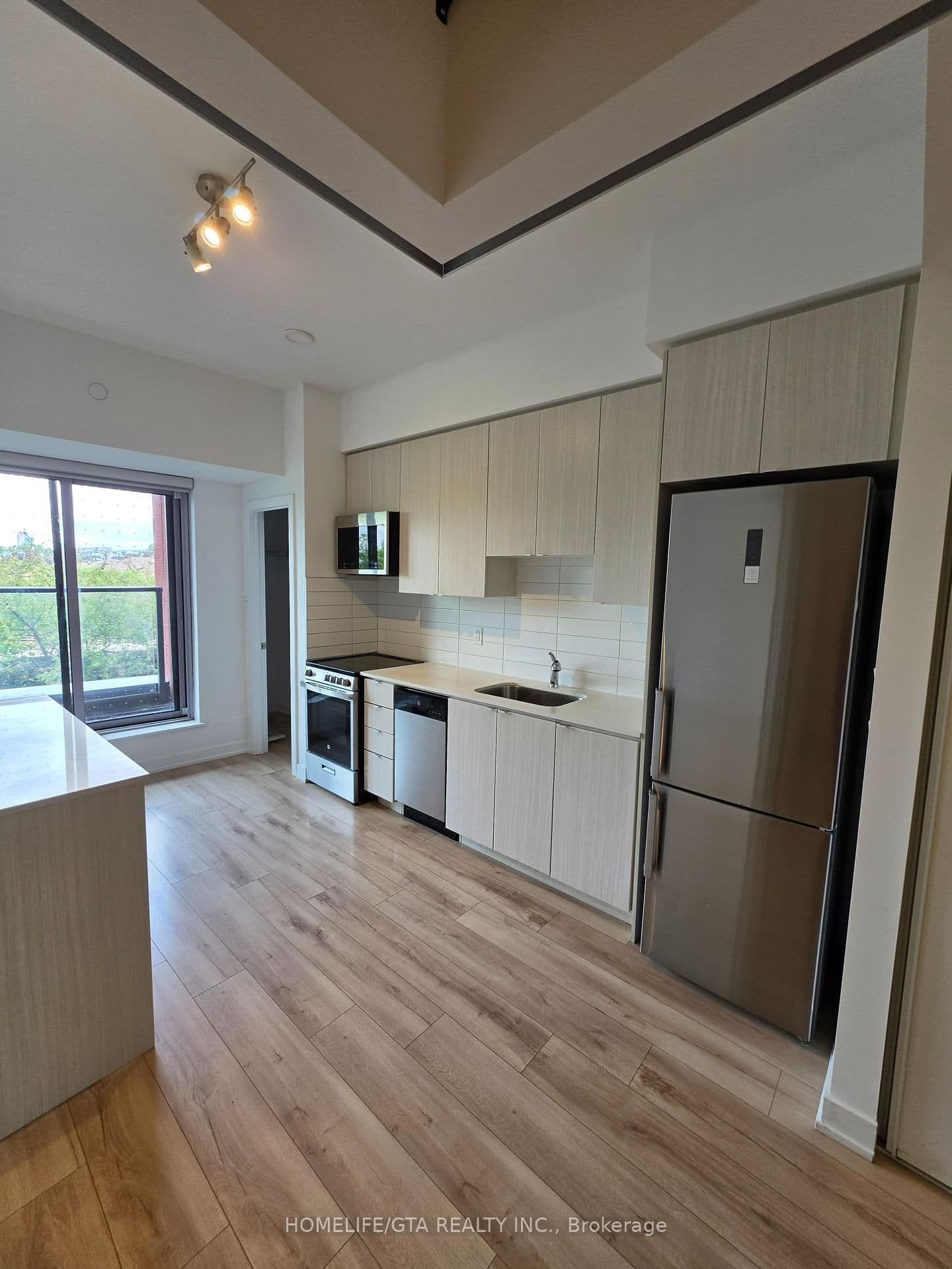 2433 Dufferin Street, Unit 208 thumbnail 30