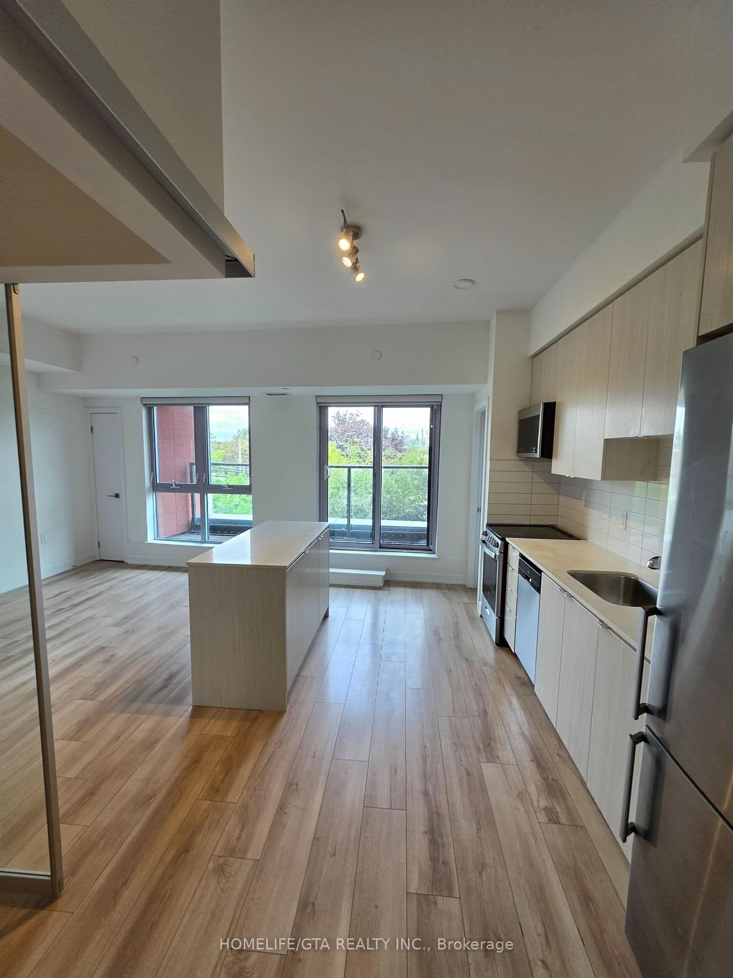 2433 Dufferin Street, Unit 208 thumbnail 31