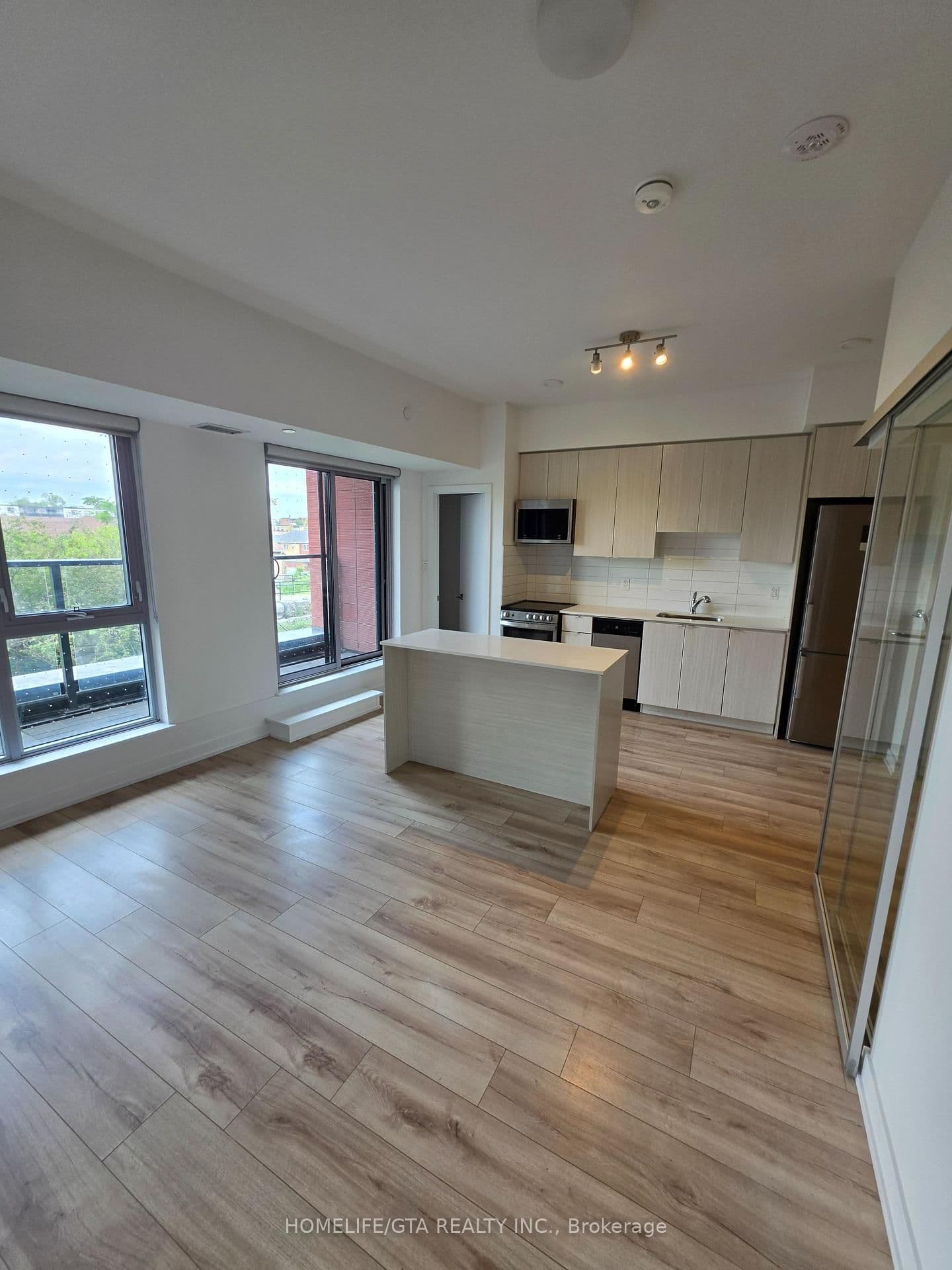 2433 Dufferin Street, Unit 208 thumbnail 32