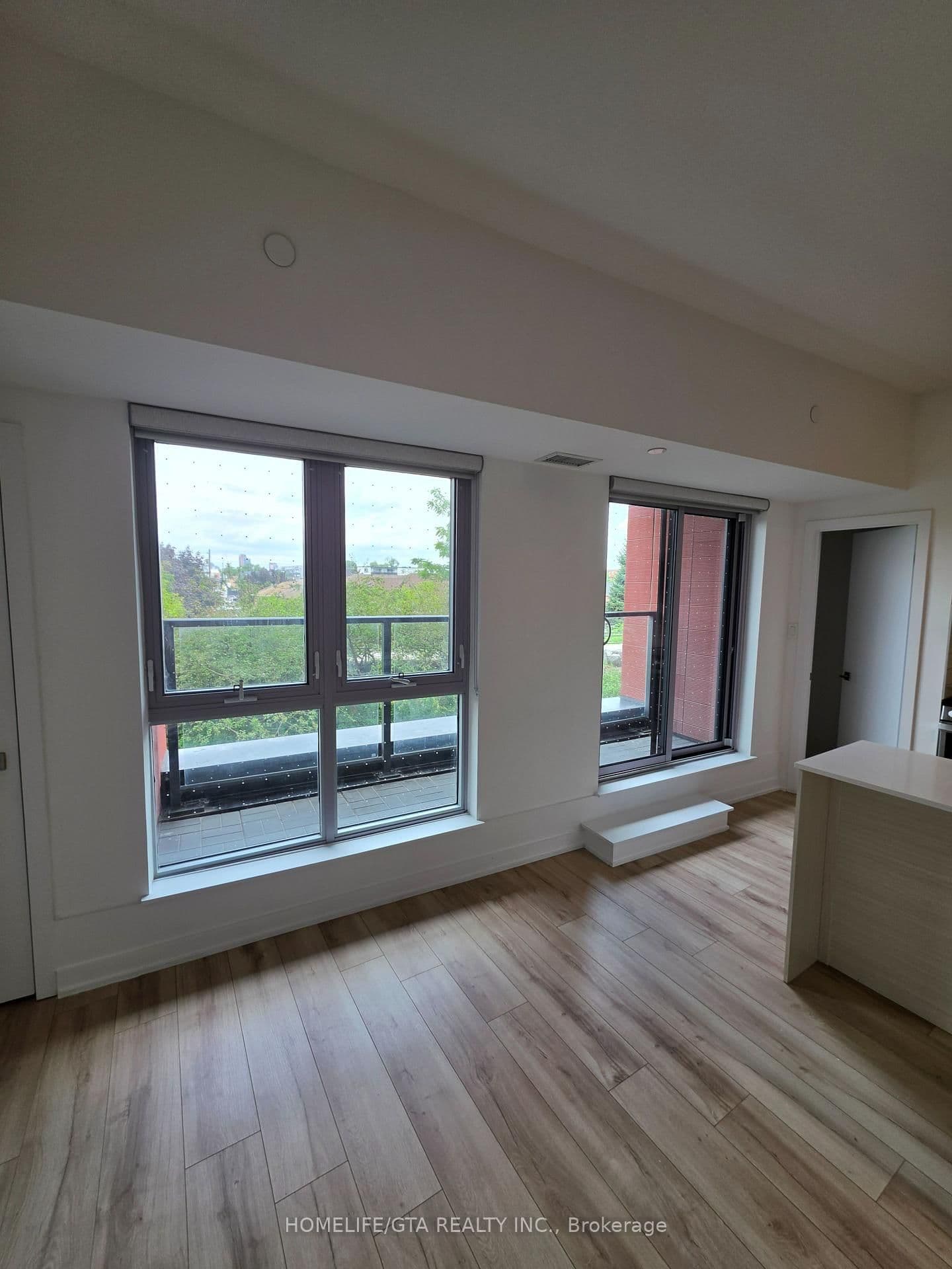 2433 Dufferin Street, Unit 208 thumbnail 34