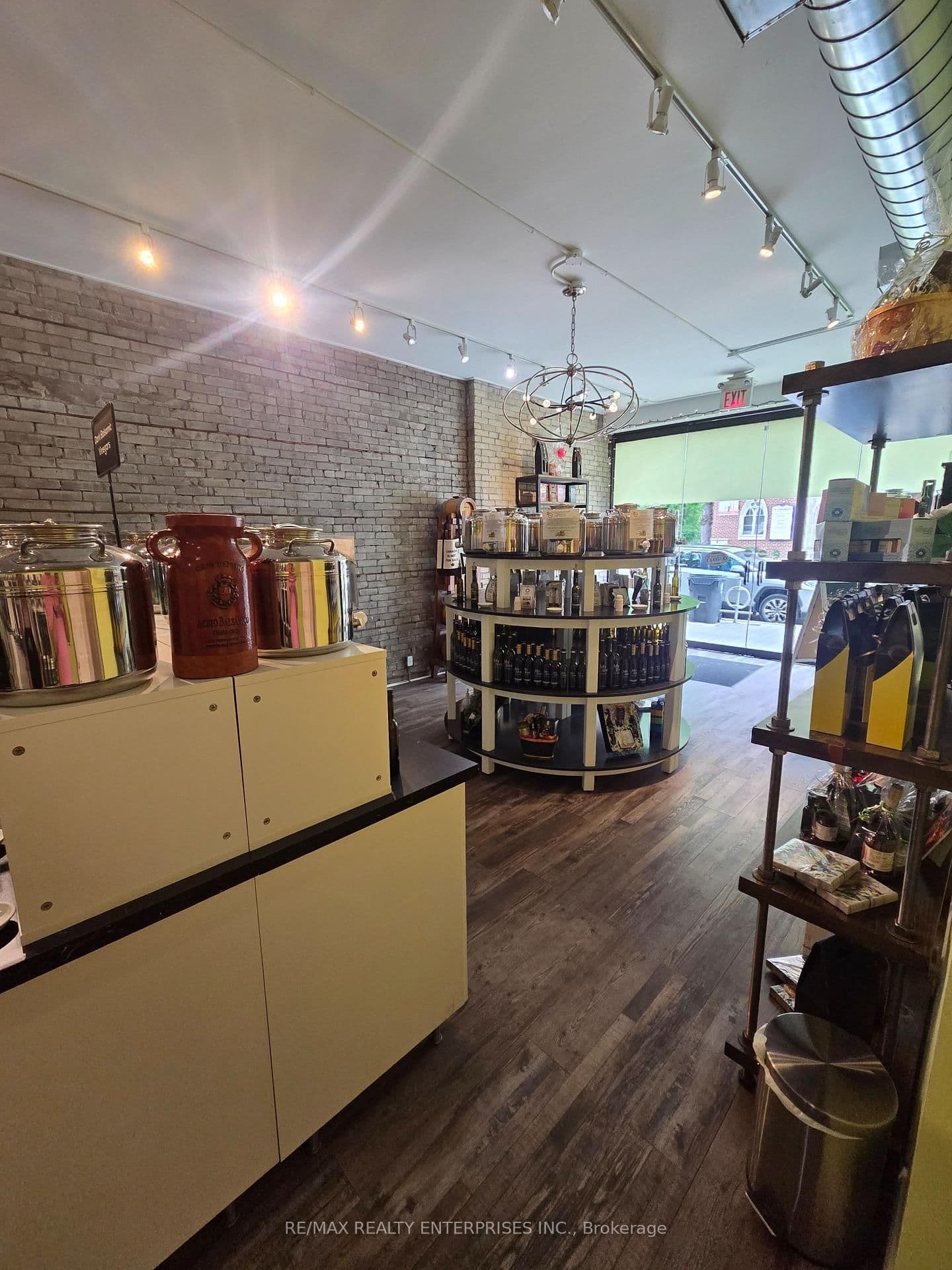 151 Roncesvalles Avenue thumbnail 5