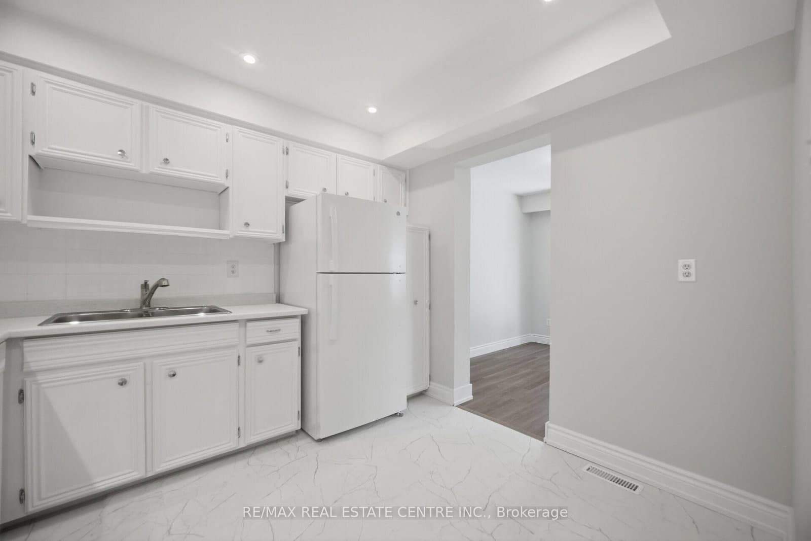 1951 Rathburn Road E, Unit 177 thumbnail 10