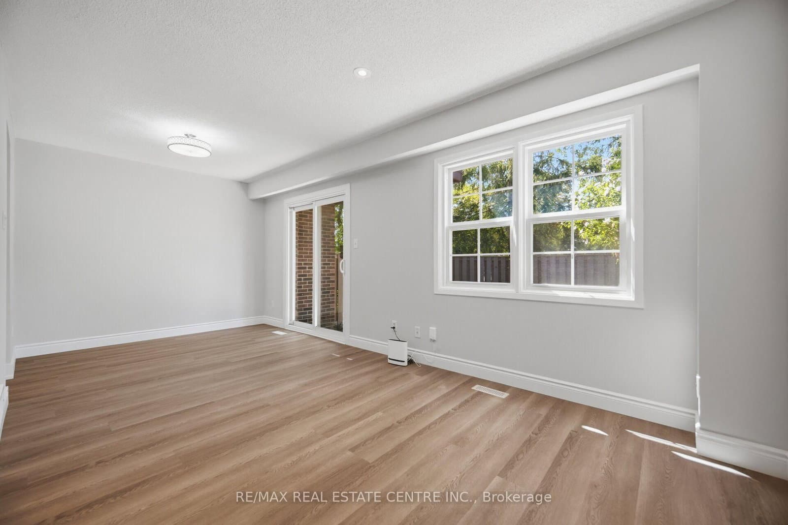 1951 Rathburn Road E, Unit 177 thumbnail 7