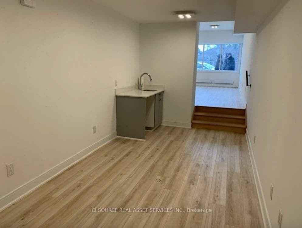 553 Lakeshore Road E thumbnail 7