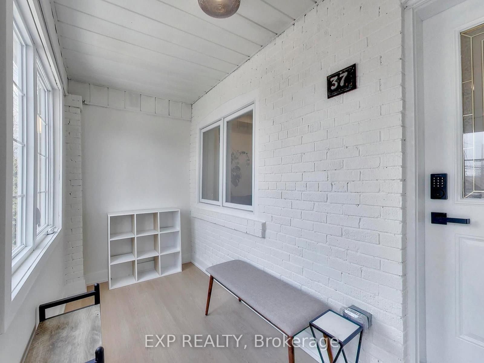 37 Gilbert Avenue thumbnail 3