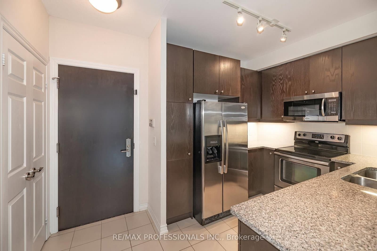 1135 Royal York Road, Unit 312 thumbnail 8