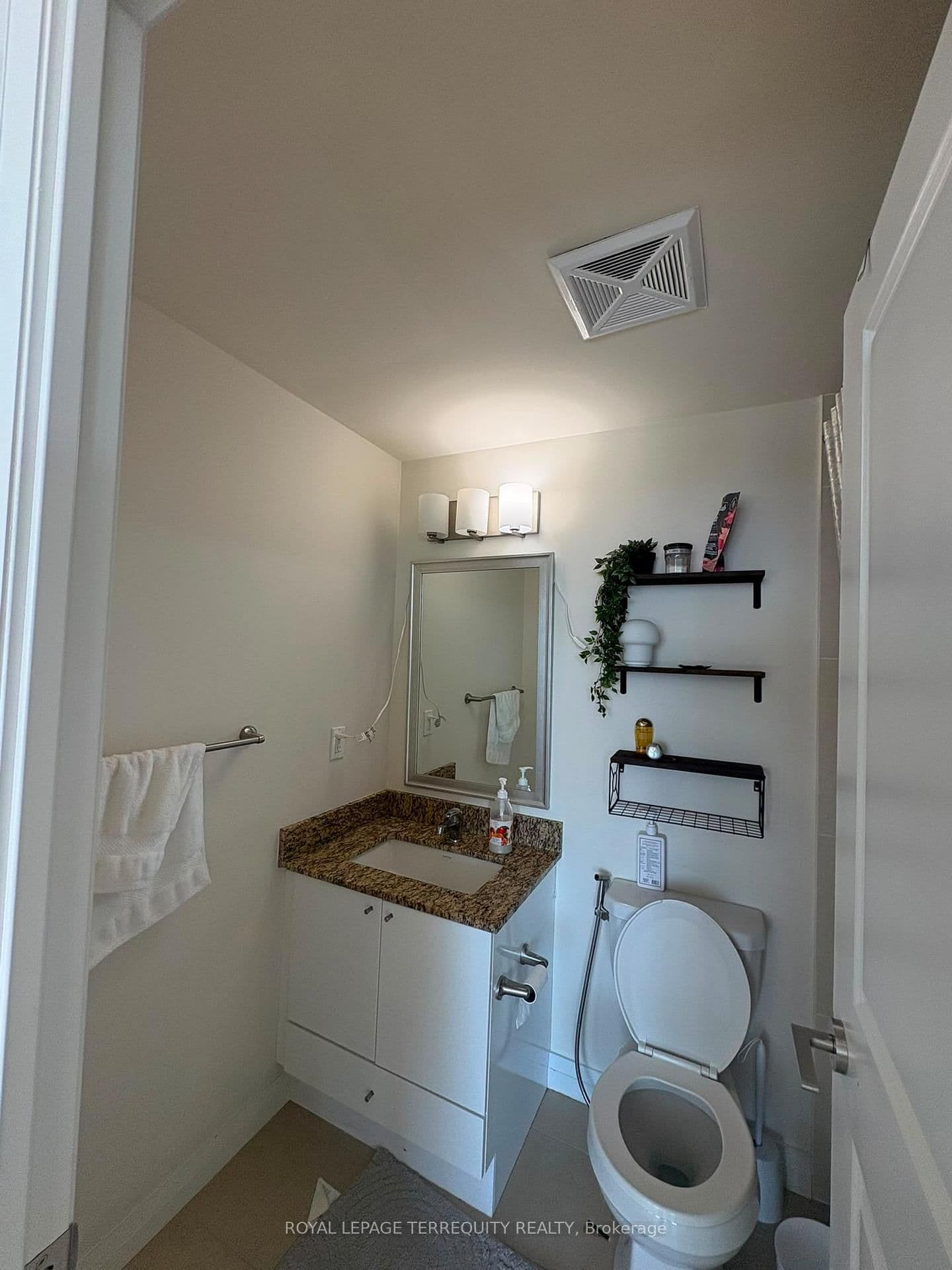 75 Eglinton Avenue W, Unit 2307 thumbnail 12