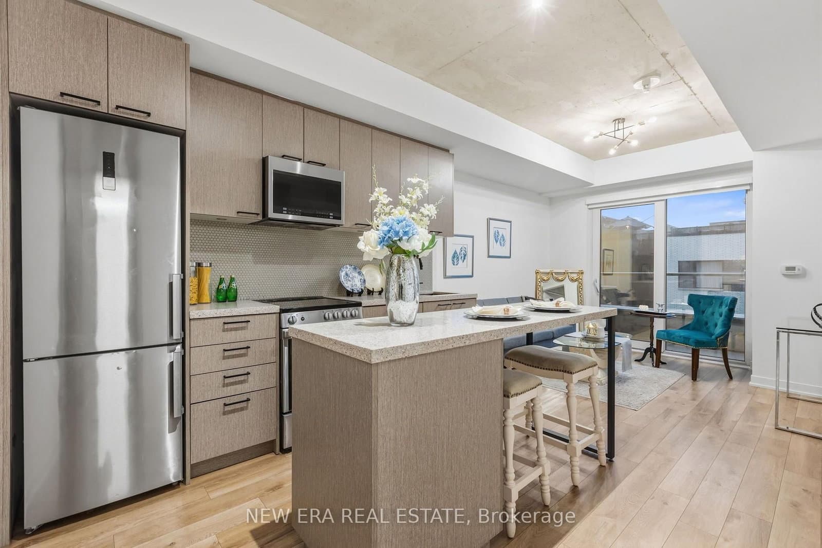 1808 St. Clair Avenue W, Unit 301 thumbnail 10