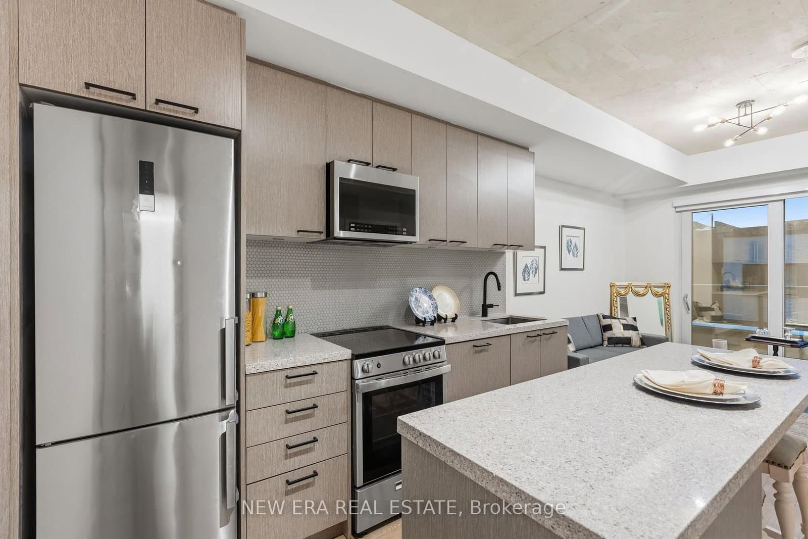1808 St. Clair Avenue W, Unit 301 thumbnail 13
