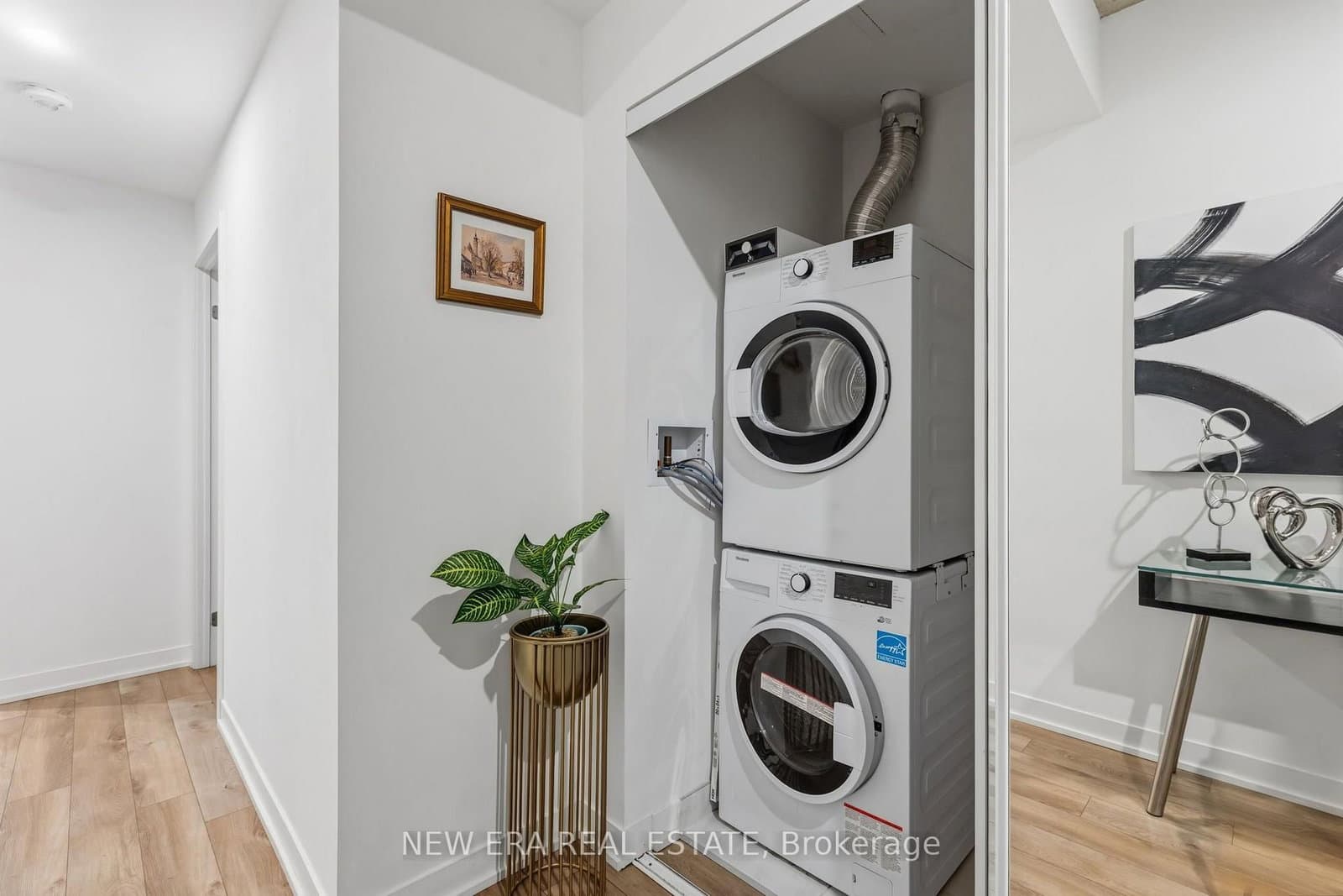 1808 St. Clair Avenue W, Unit 301 thumbnail 16