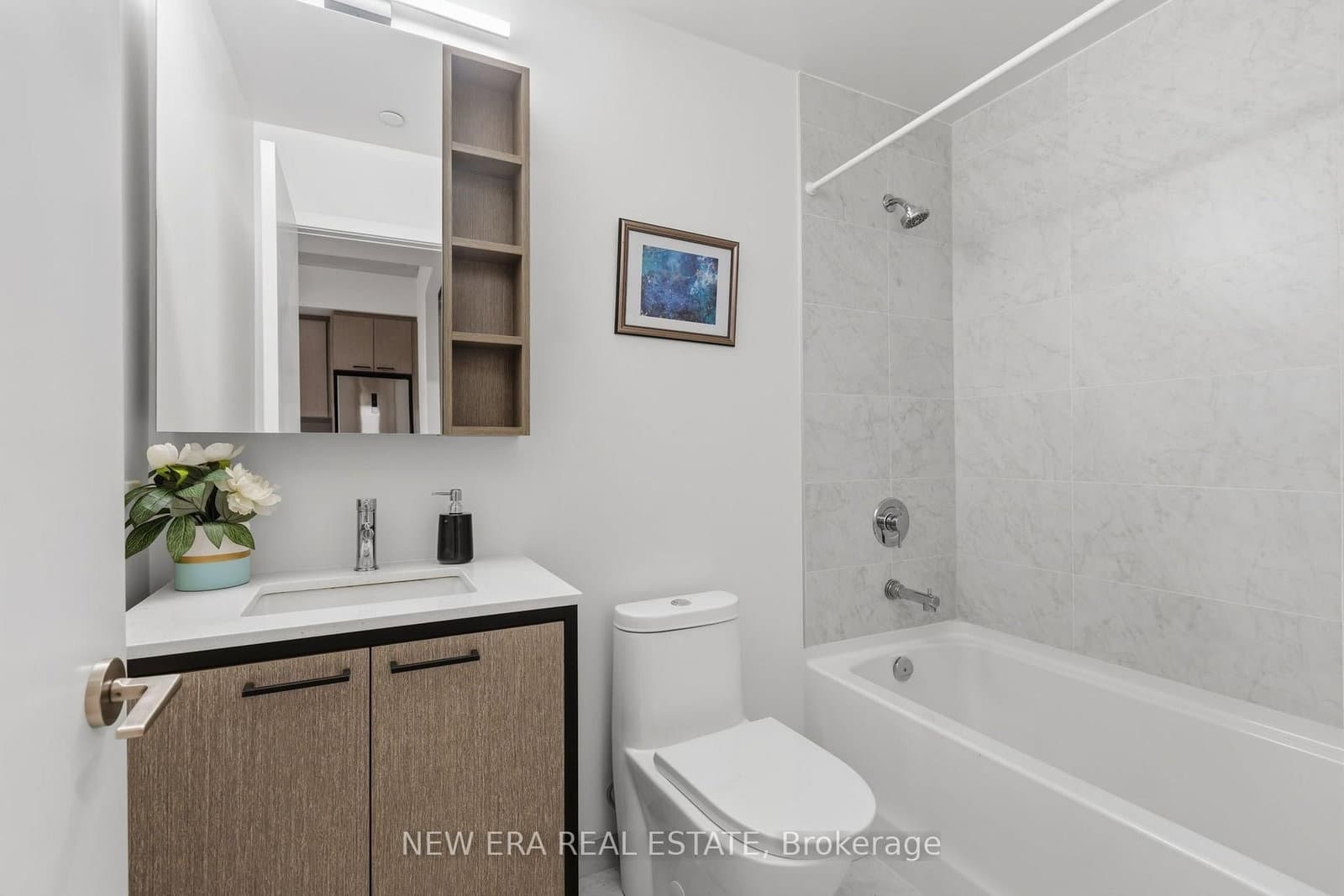 1808 St. Clair Avenue W, Unit 301 thumbnail 2