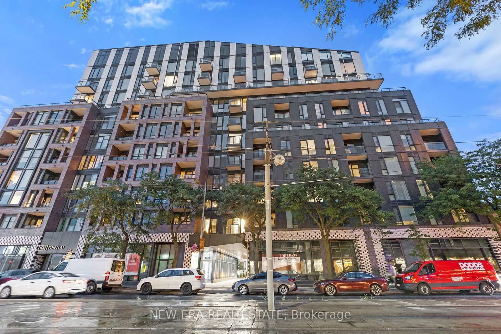 1808 St. Clair Avenue W, Unit 301 thumbnail 3