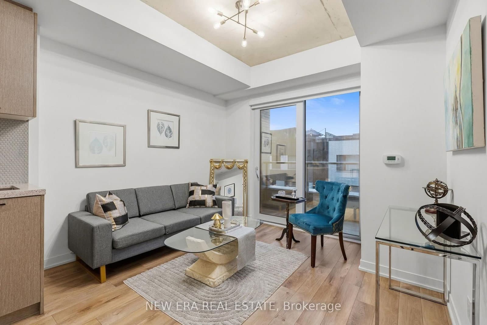 1808 St. Clair Avenue W, Unit 301 thumbnail 7