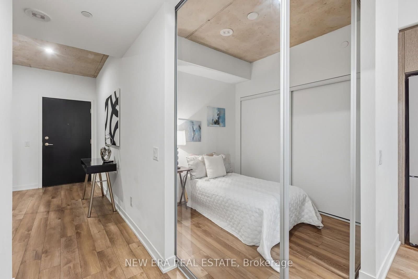1808 St. Clair Avenue W, Unit 301 thumbnail 9