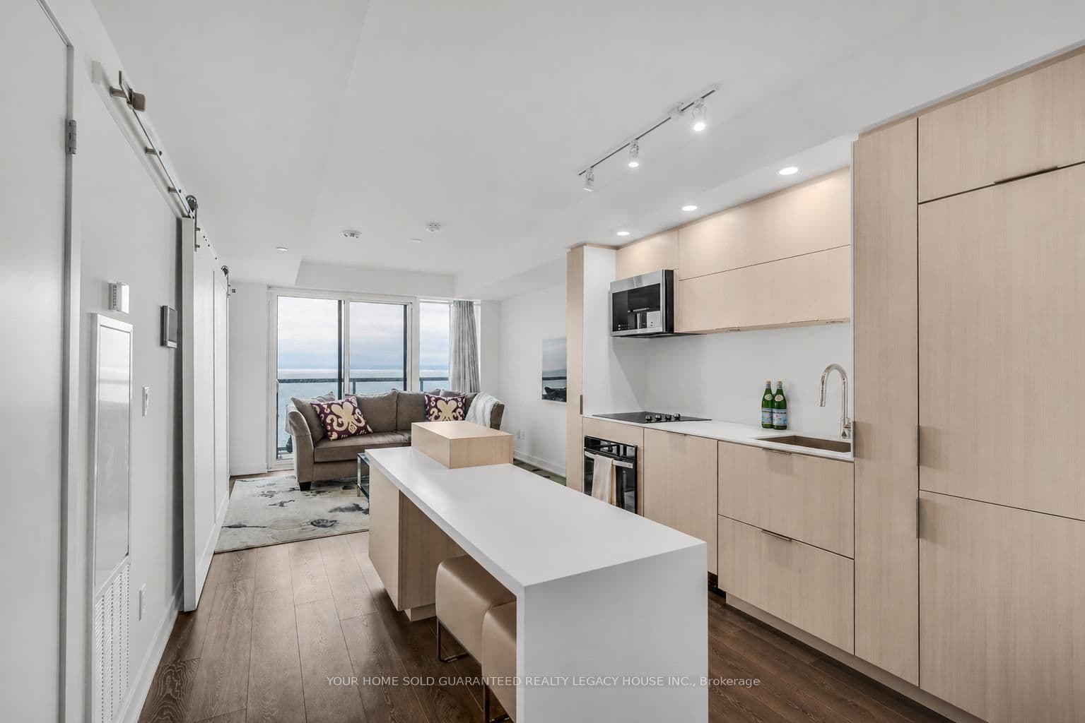 370 Martha Street, Unit 1805 thumbnail 5