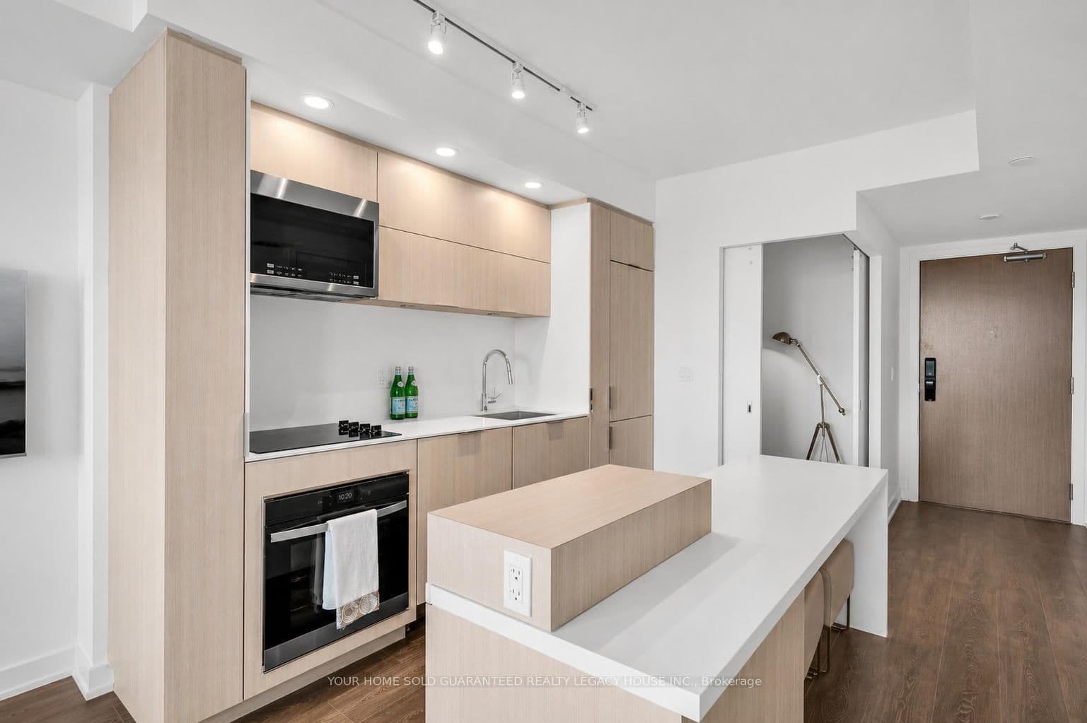 370 Martha Street, Unit 1805 thumbnail 6