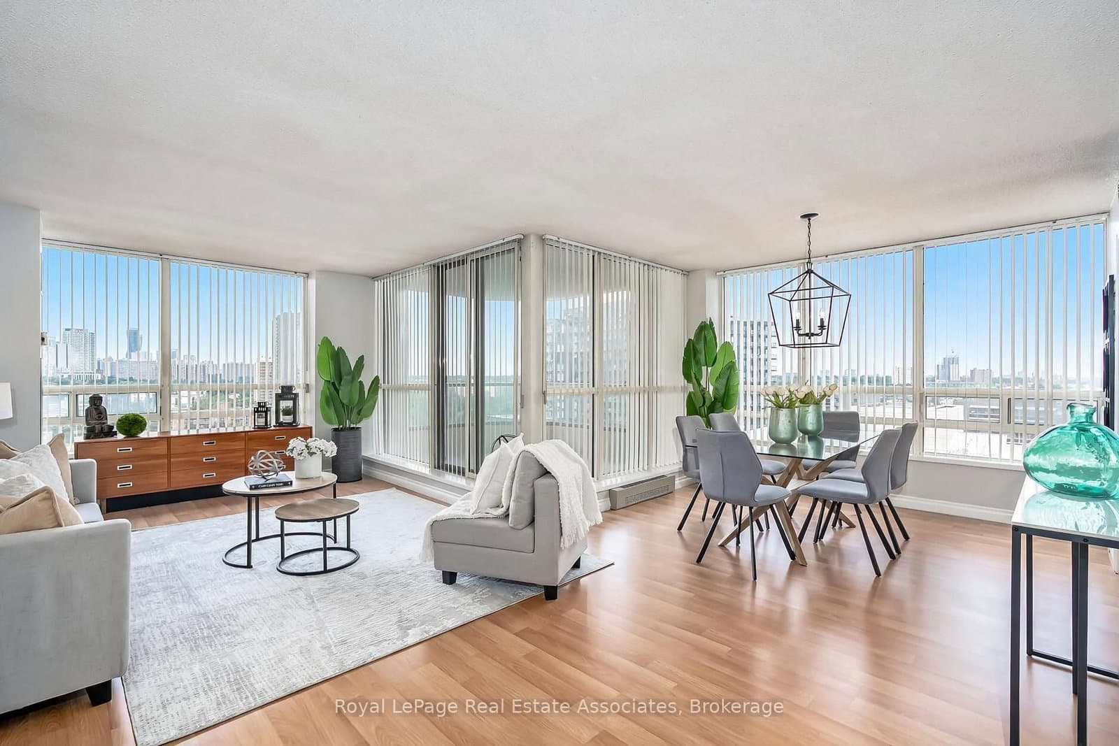 75 King Street E, Unit 1611 - Image 1