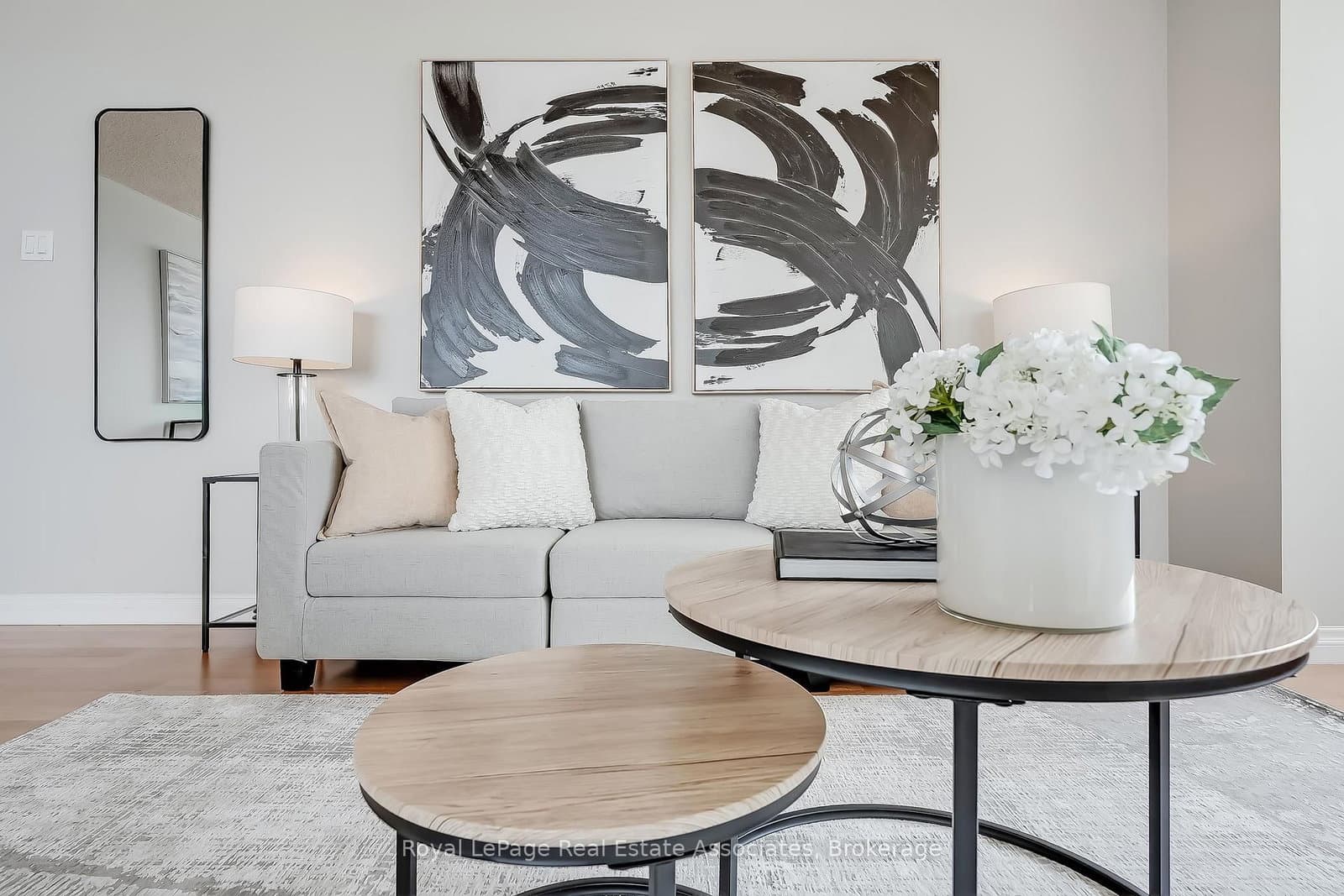 75 King Street E, Unit 1611 thumbnail 12