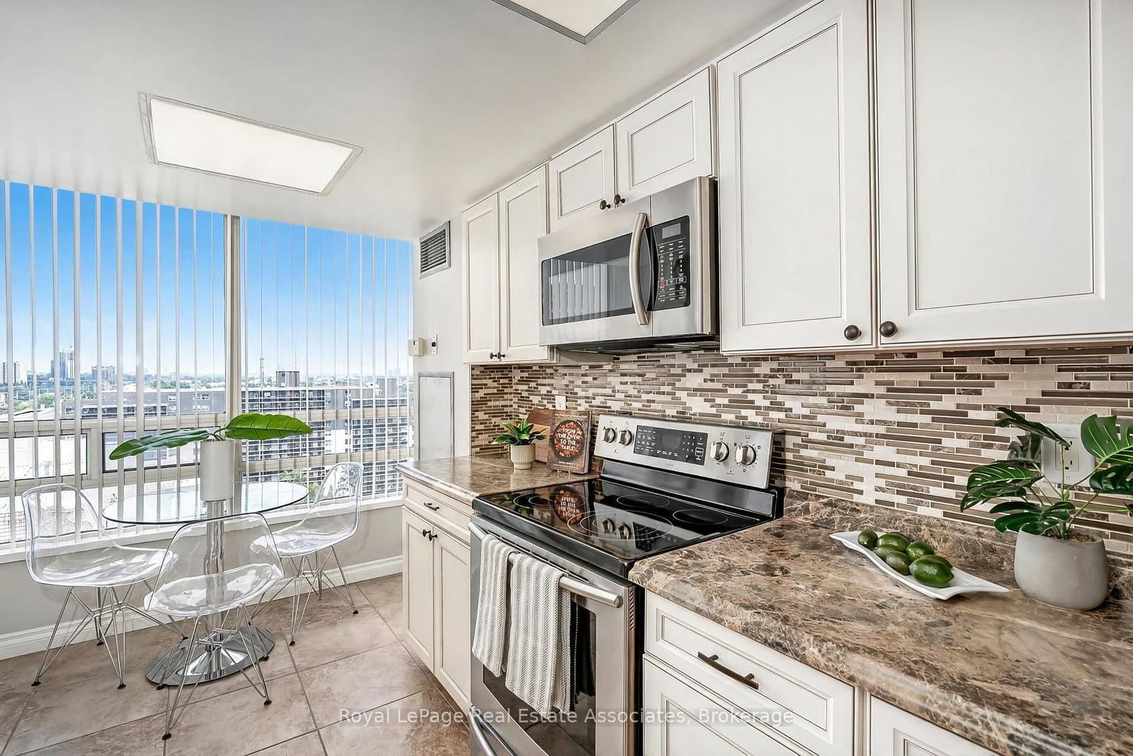 75 King Street E, Unit 1611 thumbnail 20