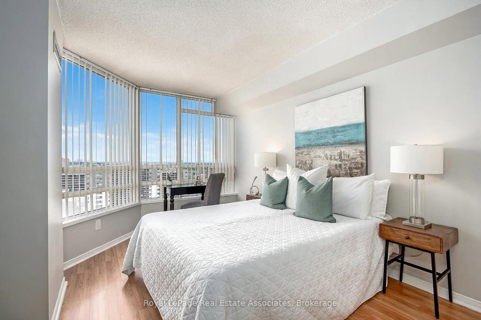 75 King Street E, Unit 1611 thumbnail 30
