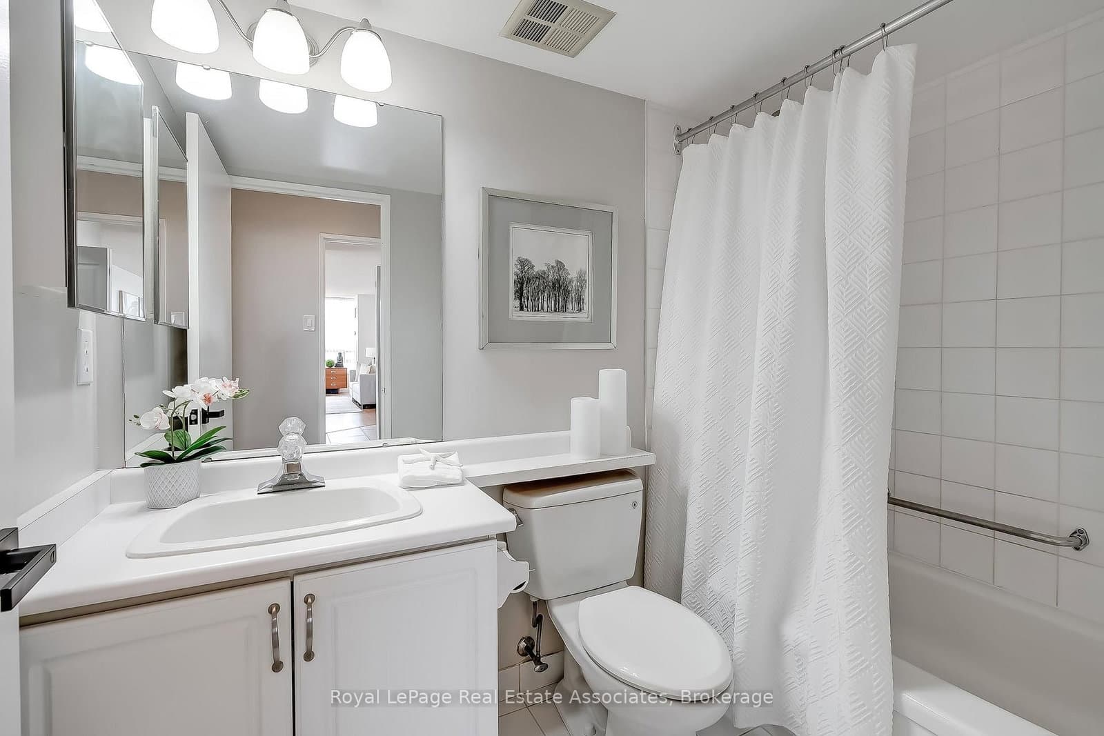 75 King Street E, Unit 1611 thumbnail 32