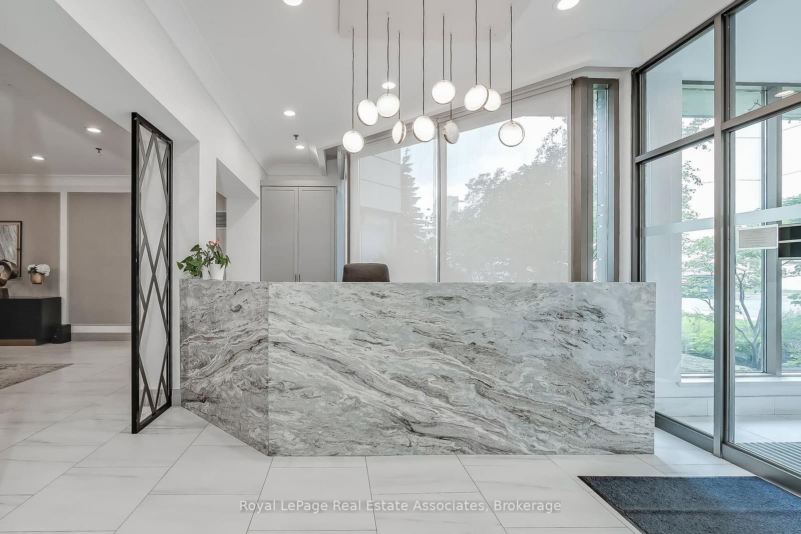 75 King Street E, Unit 1611 thumbnail 42
