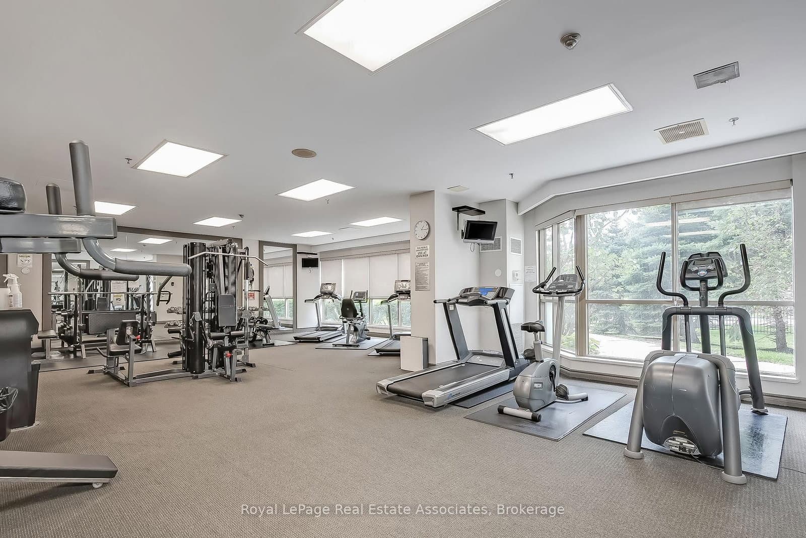 75 King Street E, Unit 1611 thumbnail 45