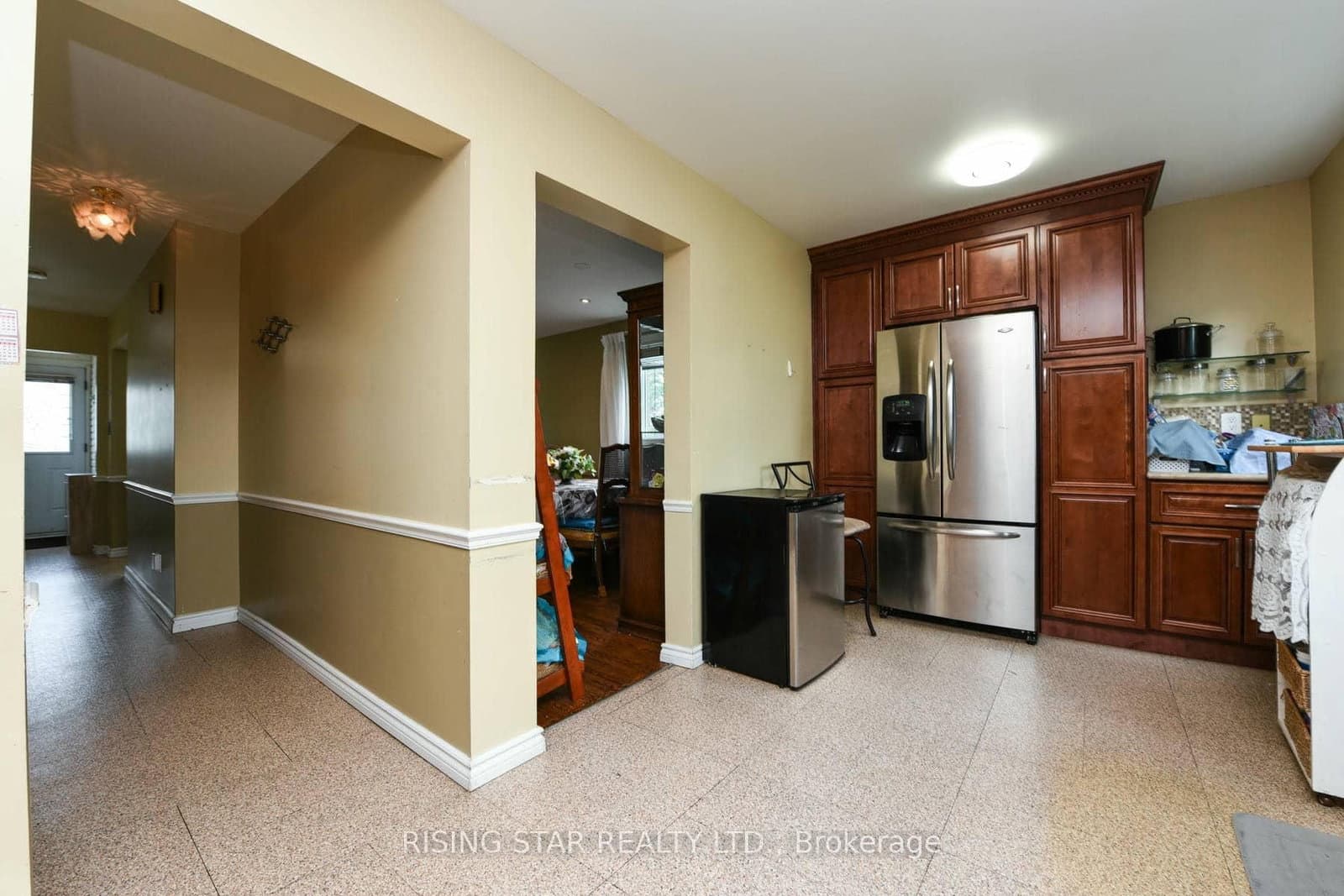 3295 Chipley Crescent thumbnail 9