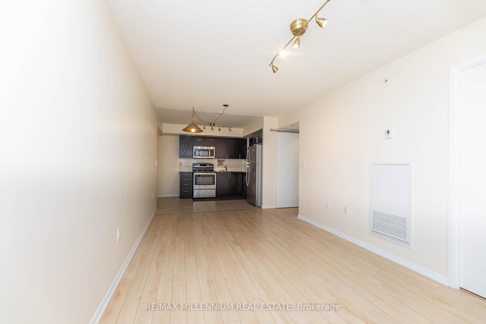 830 Lawrence Avenue, Unit 334 thumbnail 14