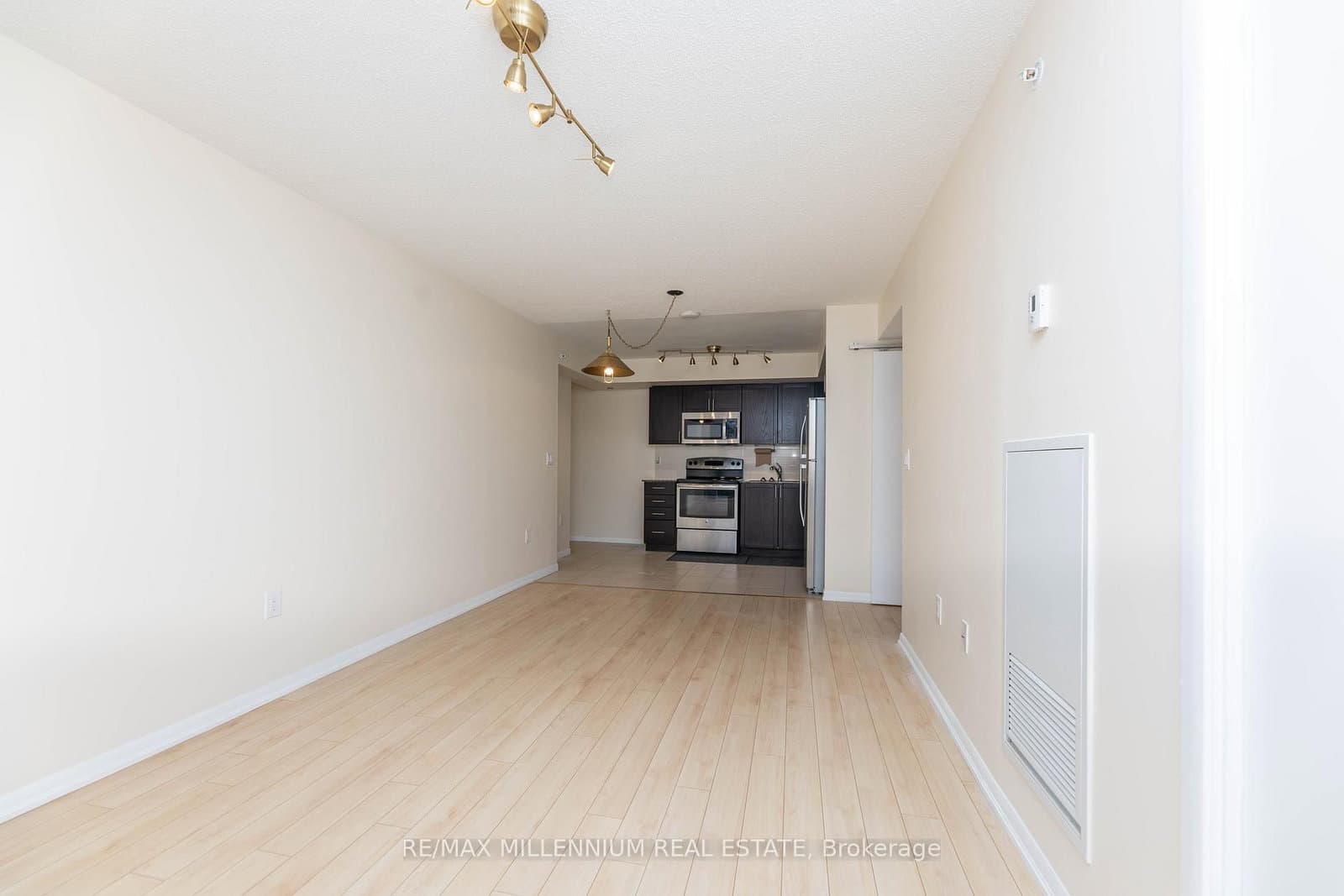830 Lawrence Avenue, Unit 334 thumbnail 15