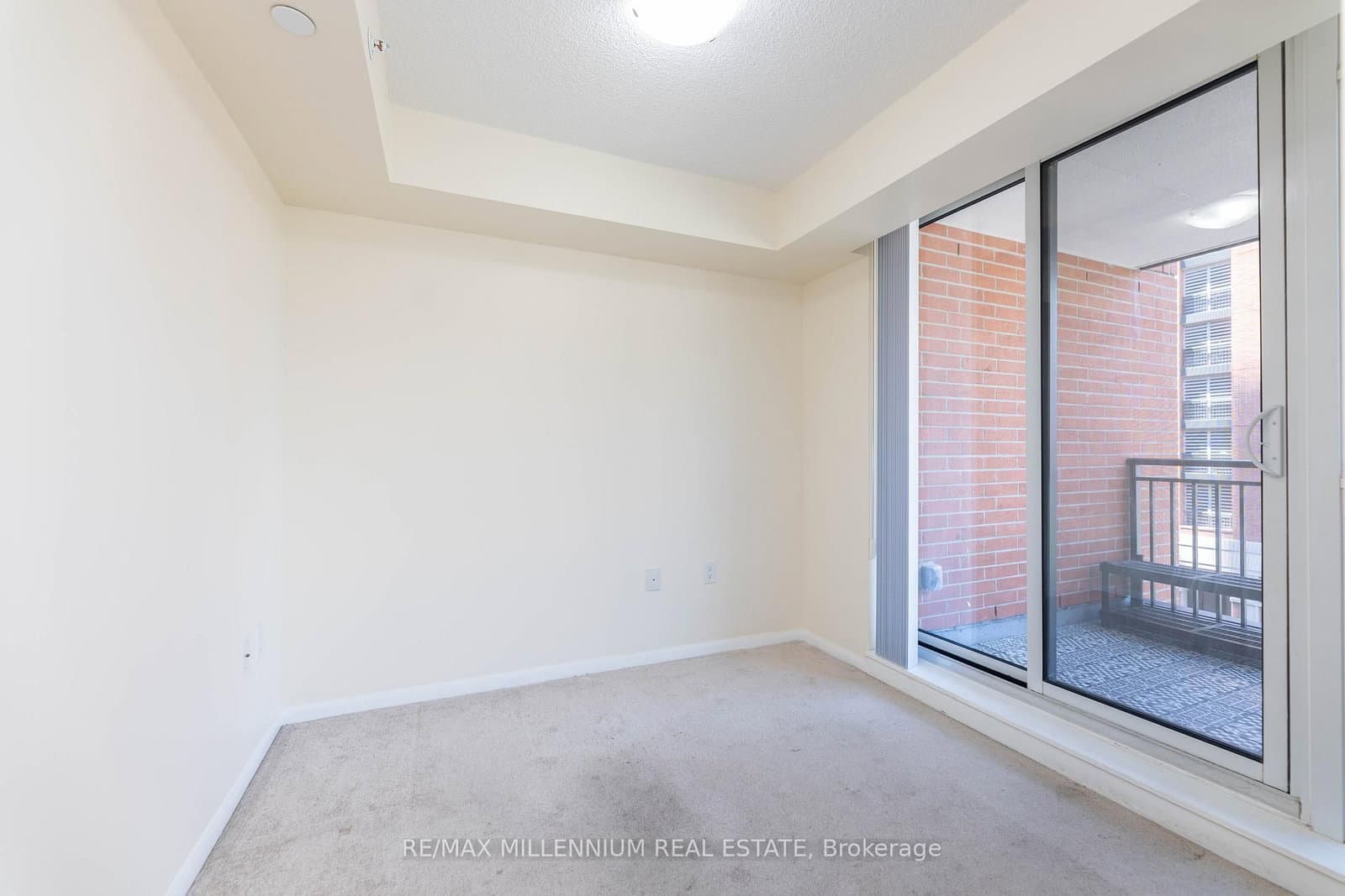 830 Lawrence Avenue, Unit 334 thumbnail 17