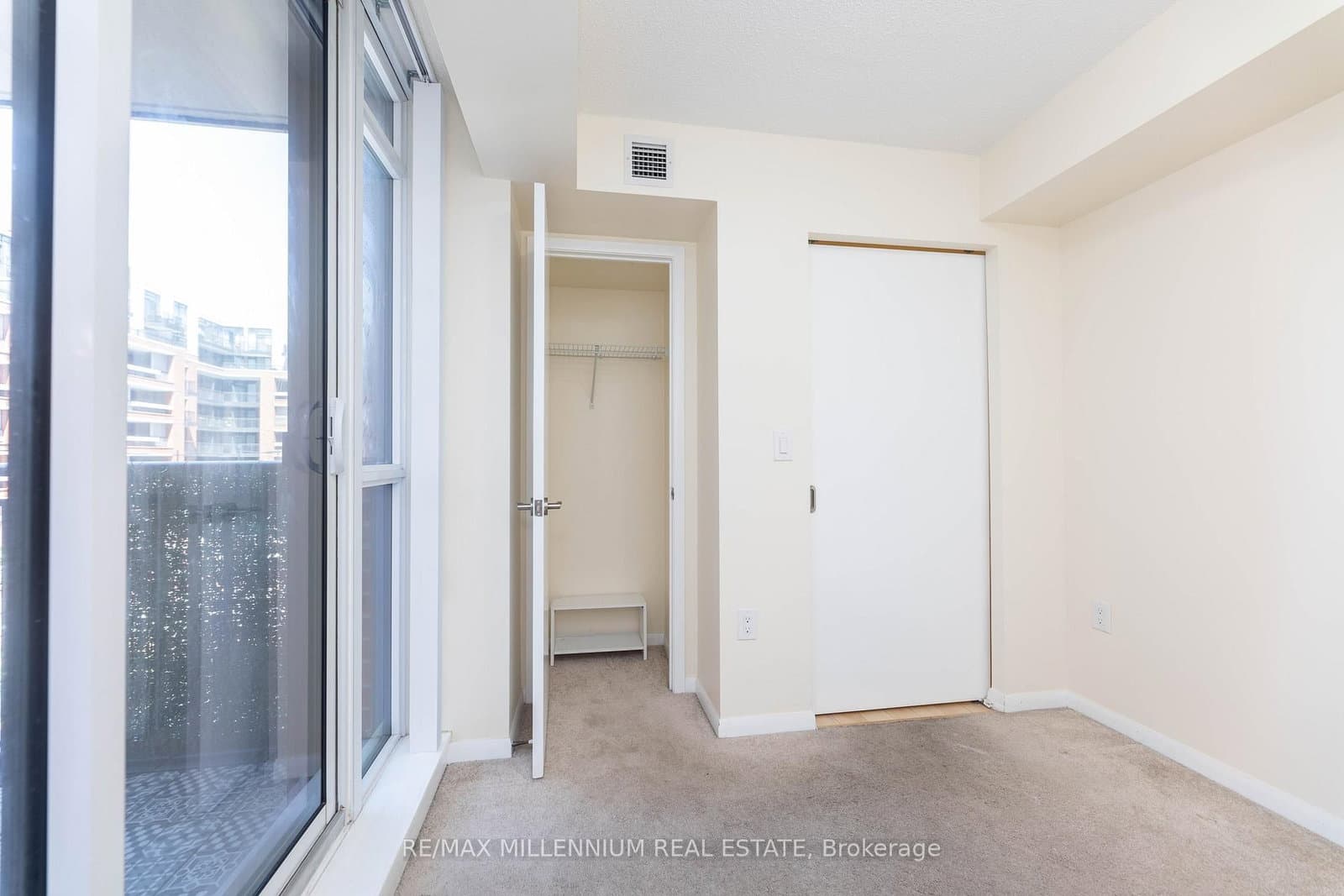 830 Lawrence Avenue, Unit 334 thumbnail 19