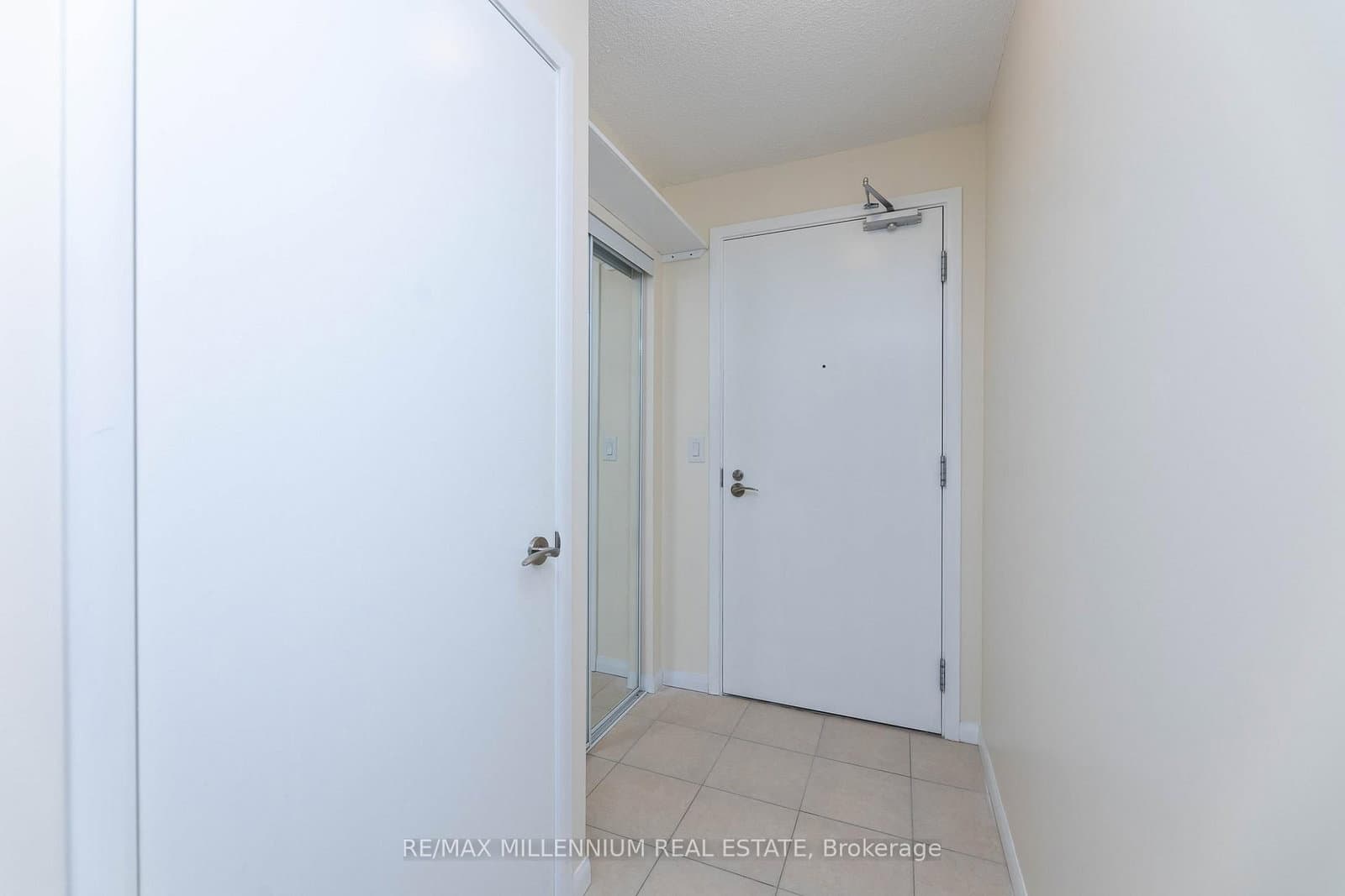 830 Lawrence Avenue, Unit 334 thumbnail 21