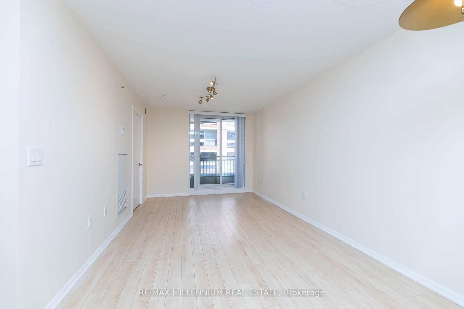 830 Lawrence Avenue, Unit 334 thumbnail 22