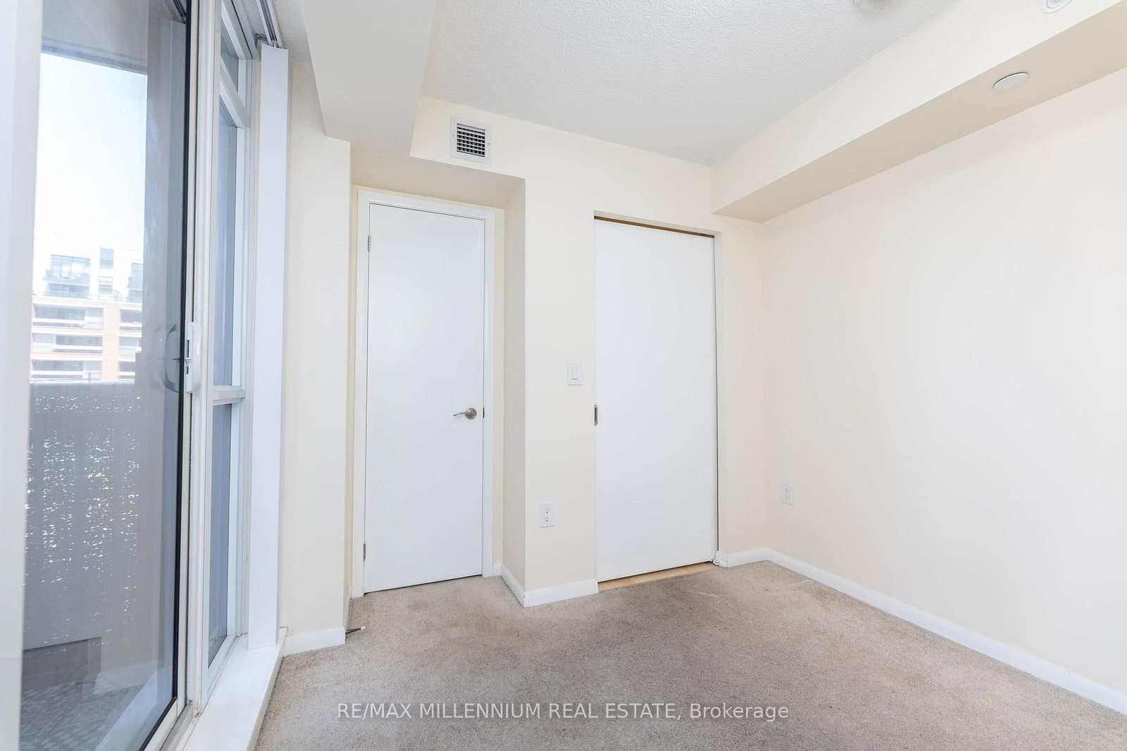 830 Lawrence Avenue, Unit 334 thumbnail 23