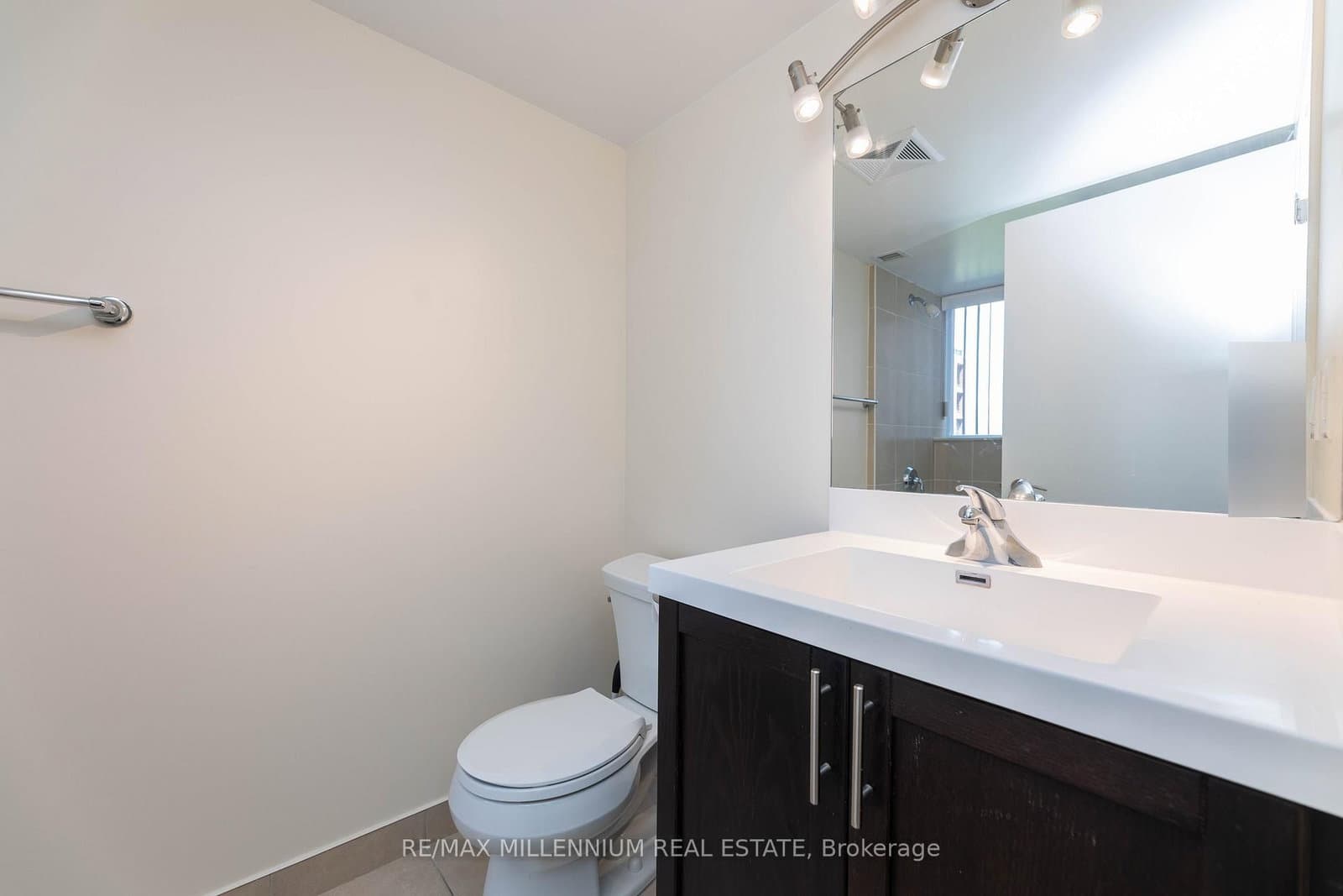 830 Lawrence Avenue, Unit 334 thumbnail 26