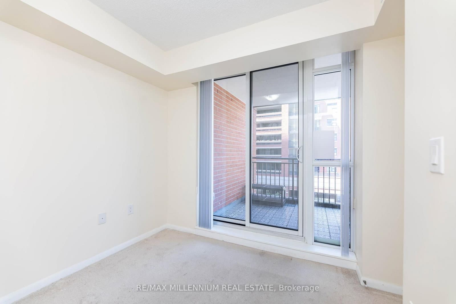 830 Lawrence Avenue, Unit 334 thumbnail 28