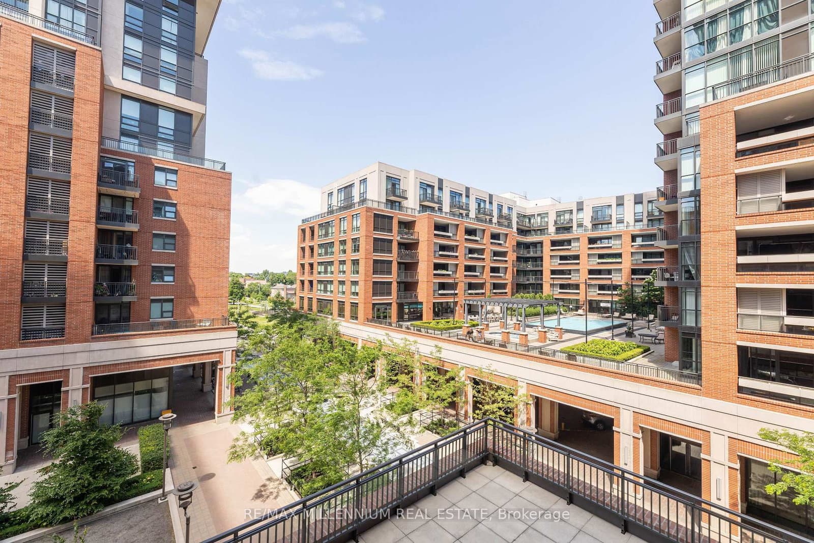 830 Lawrence Avenue, Unit 334 thumbnail 4