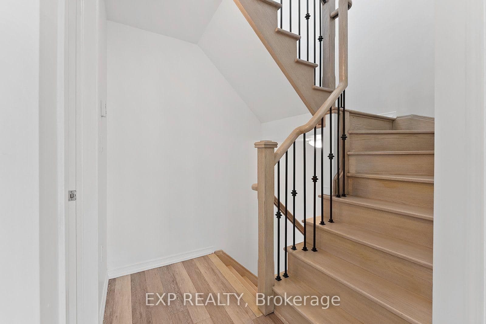 28 Fieldway Road, Unit 64 thumbnail 24