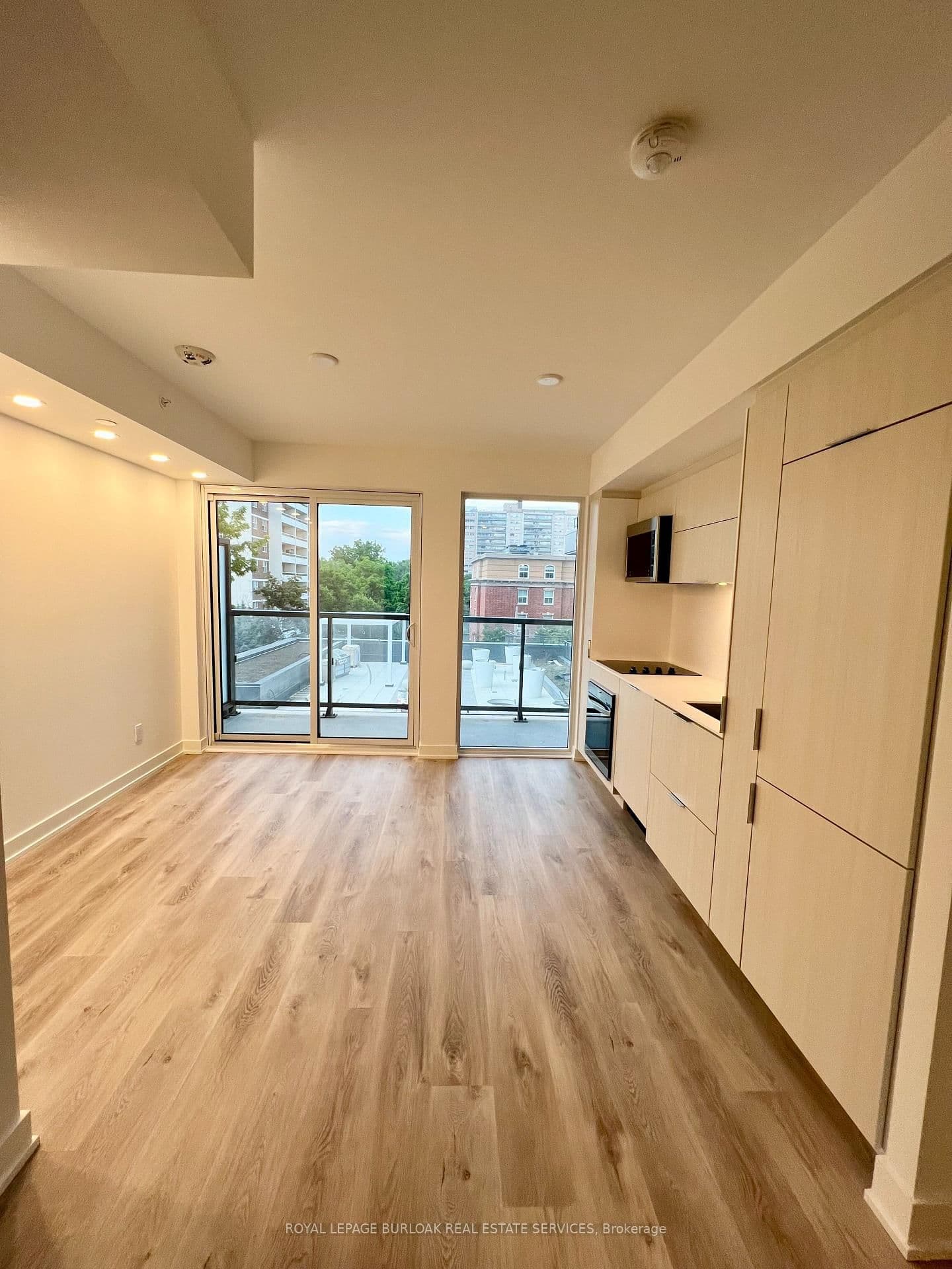370 Martha Street, Unit 311 thumbnail 12