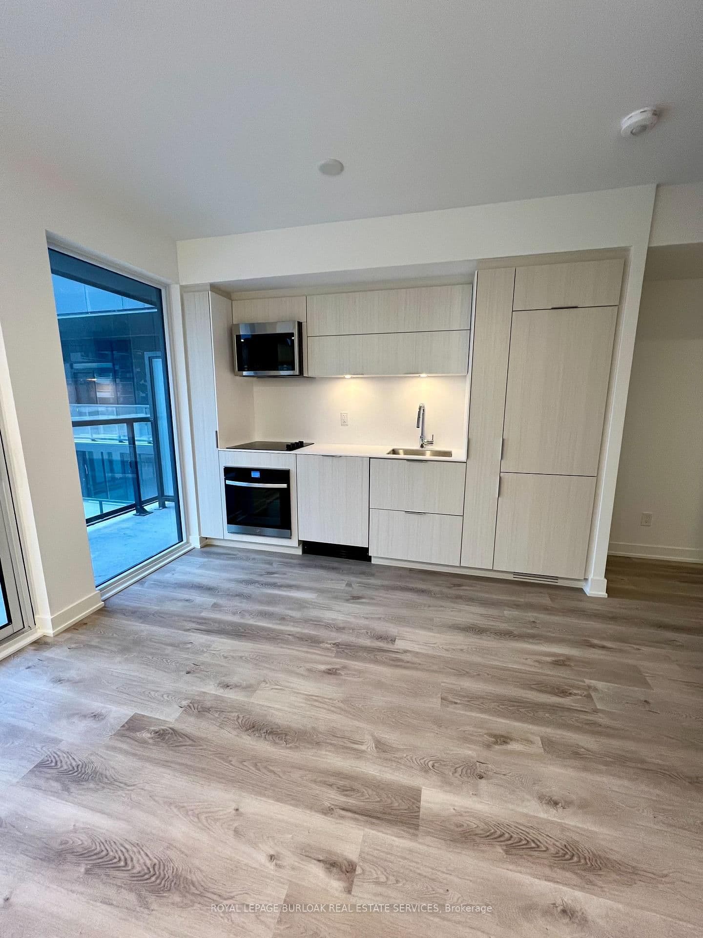 370 Martha Street, Unit 311 thumbnail 13